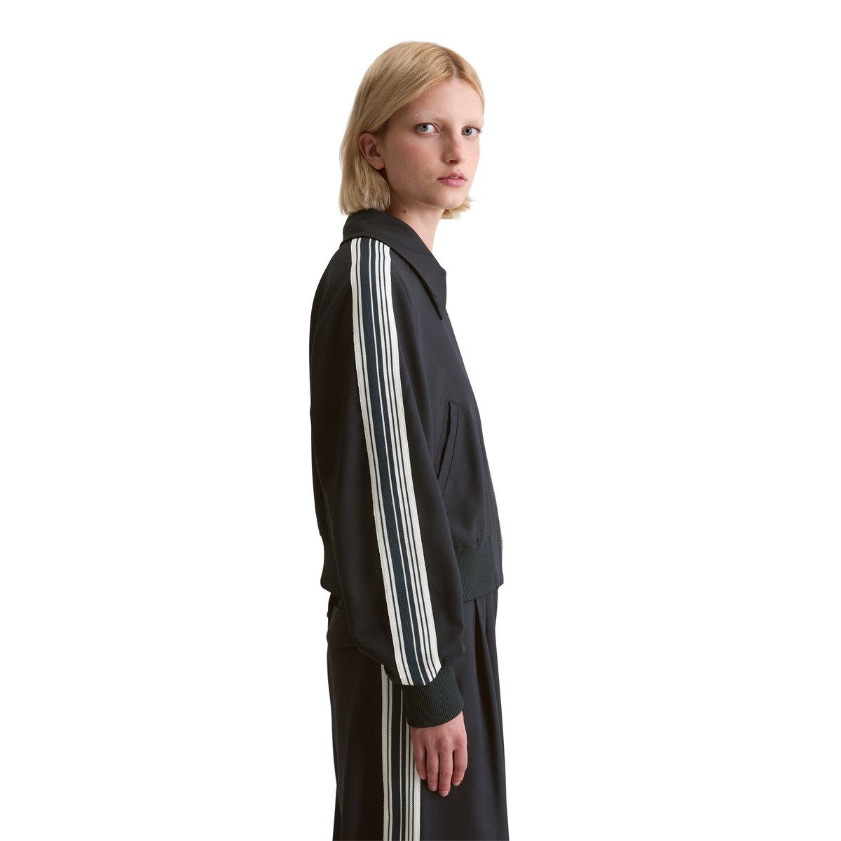 Blouson en sergé relaxed cropped avec LENZING™ ECOVERO™ bleu foncé, MARC O’POLO DENIM