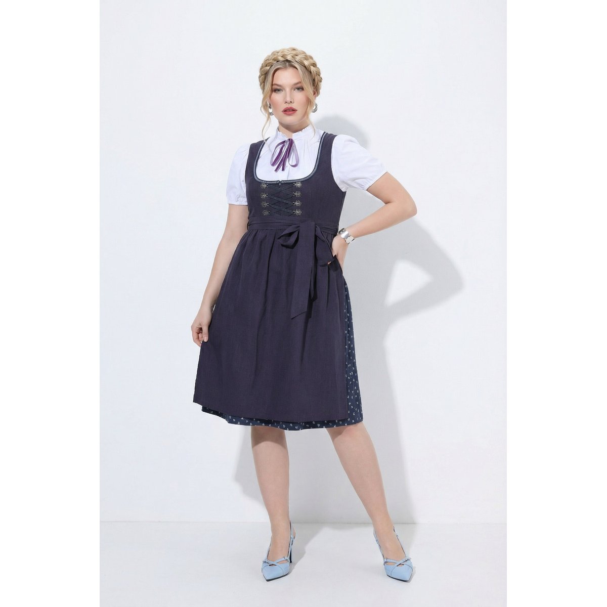 Dirndl en lin mélangé, fleurs, col carré violet foncé, ULLA POPKEN