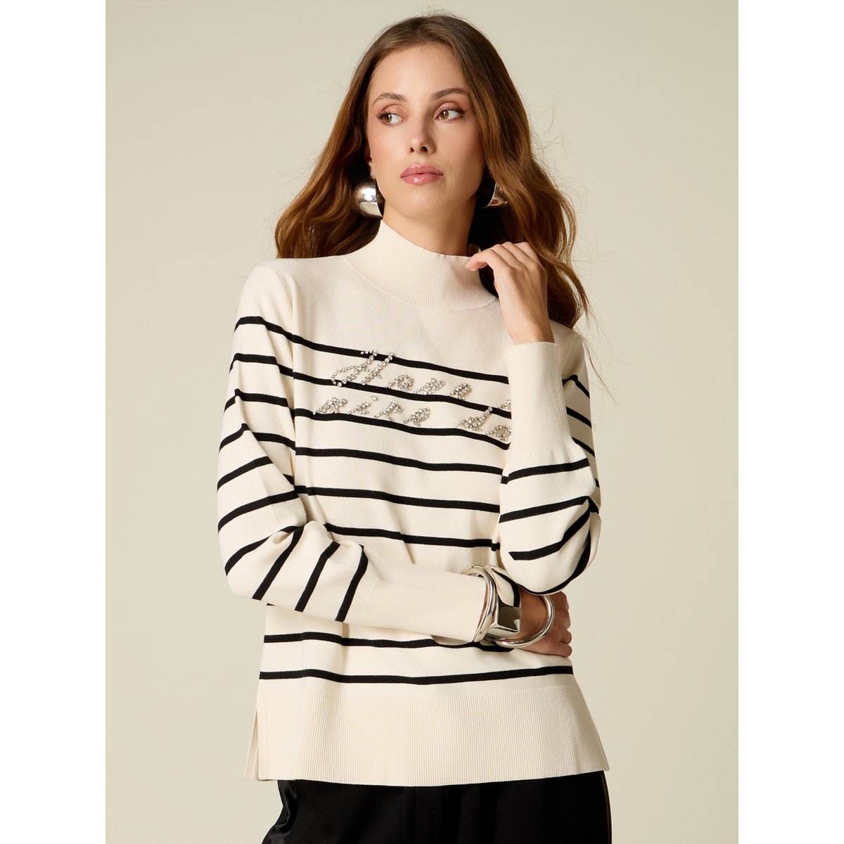 Pull avec broderie lettering bijou blanc, OLTRE