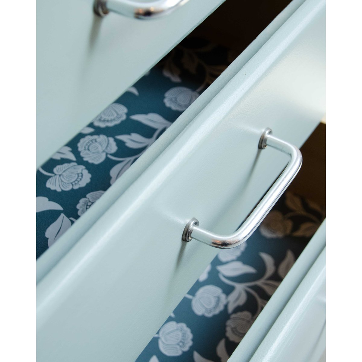 Chiffonnier en bois Valery N°106 - Bon état vert d'eau, DEBONGOUT