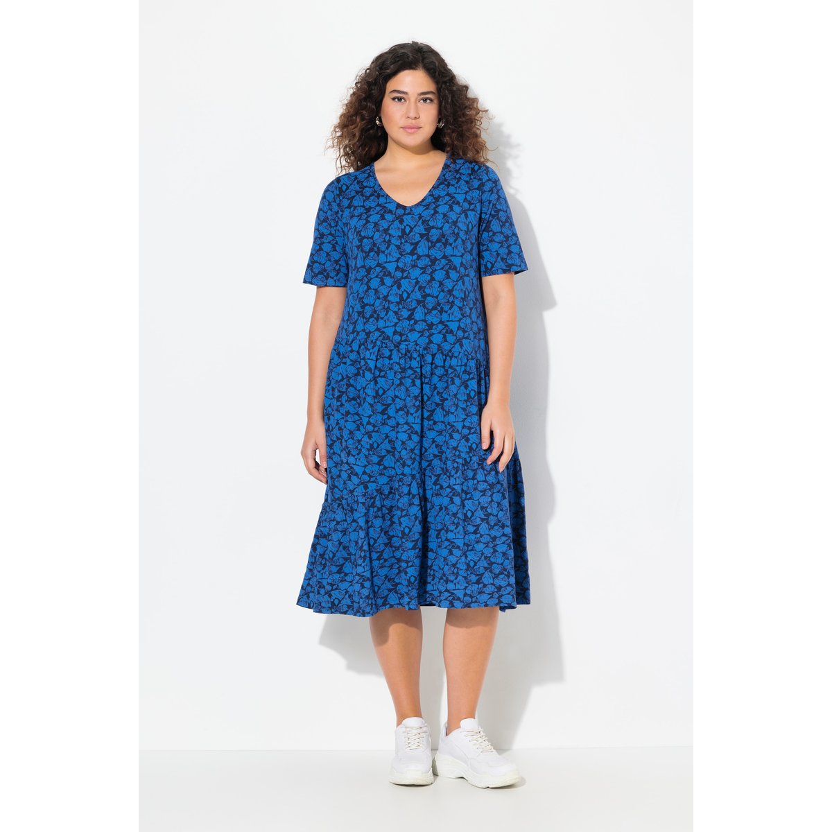 Robe en jersey. Coupe évasée avec volants. bleu paon, ULLA POPKEN