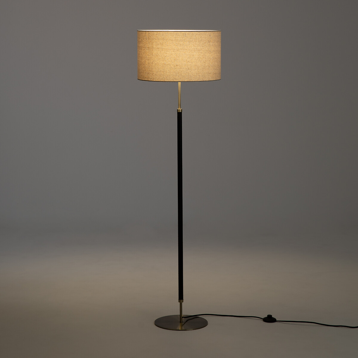 Lampada da terra metallo ferro, ottone e lino, Jihana nero/ottone, AM.PM