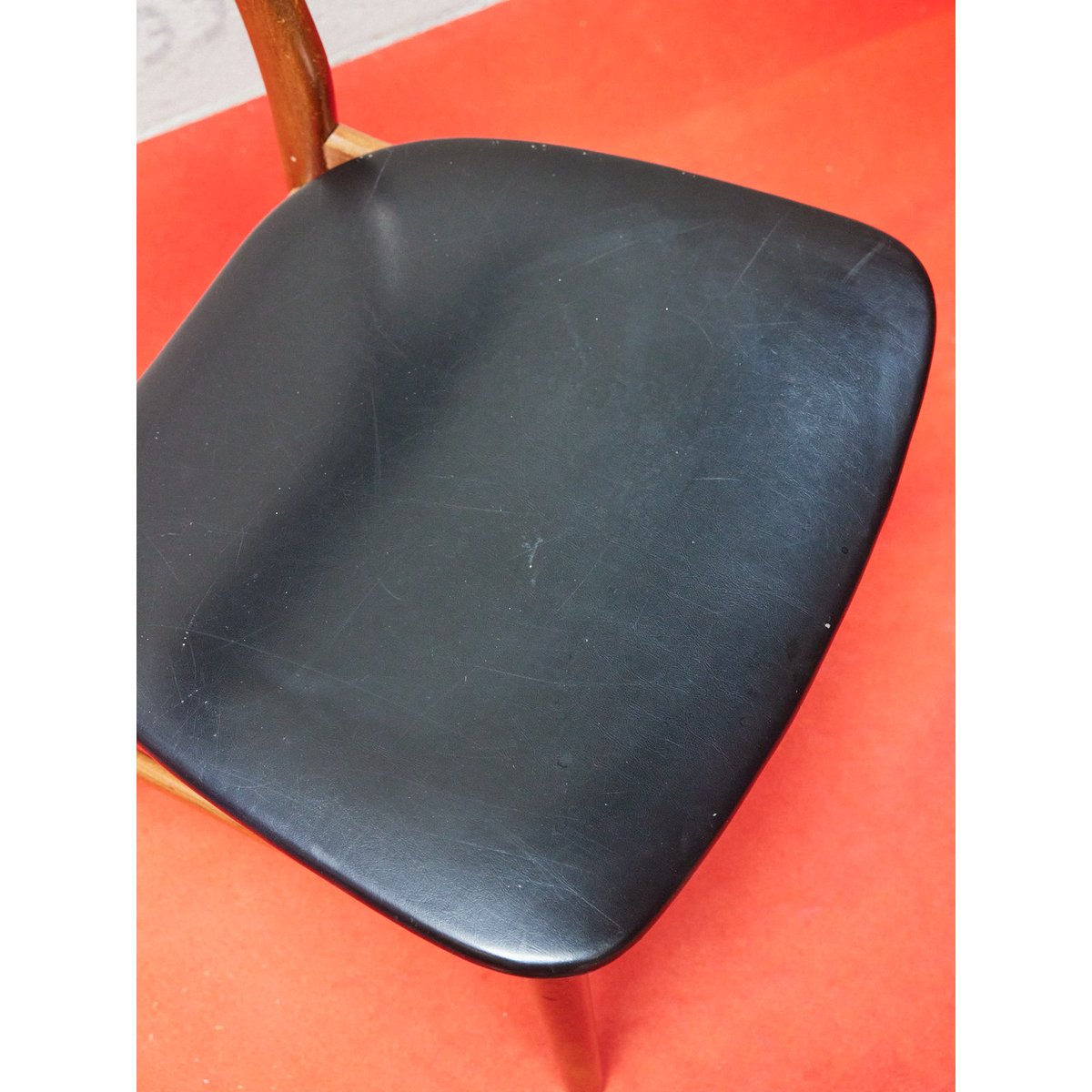 Lot de 4 chaises scandinaves Alma N°1624 - Bon état noir, DEBONGOUT