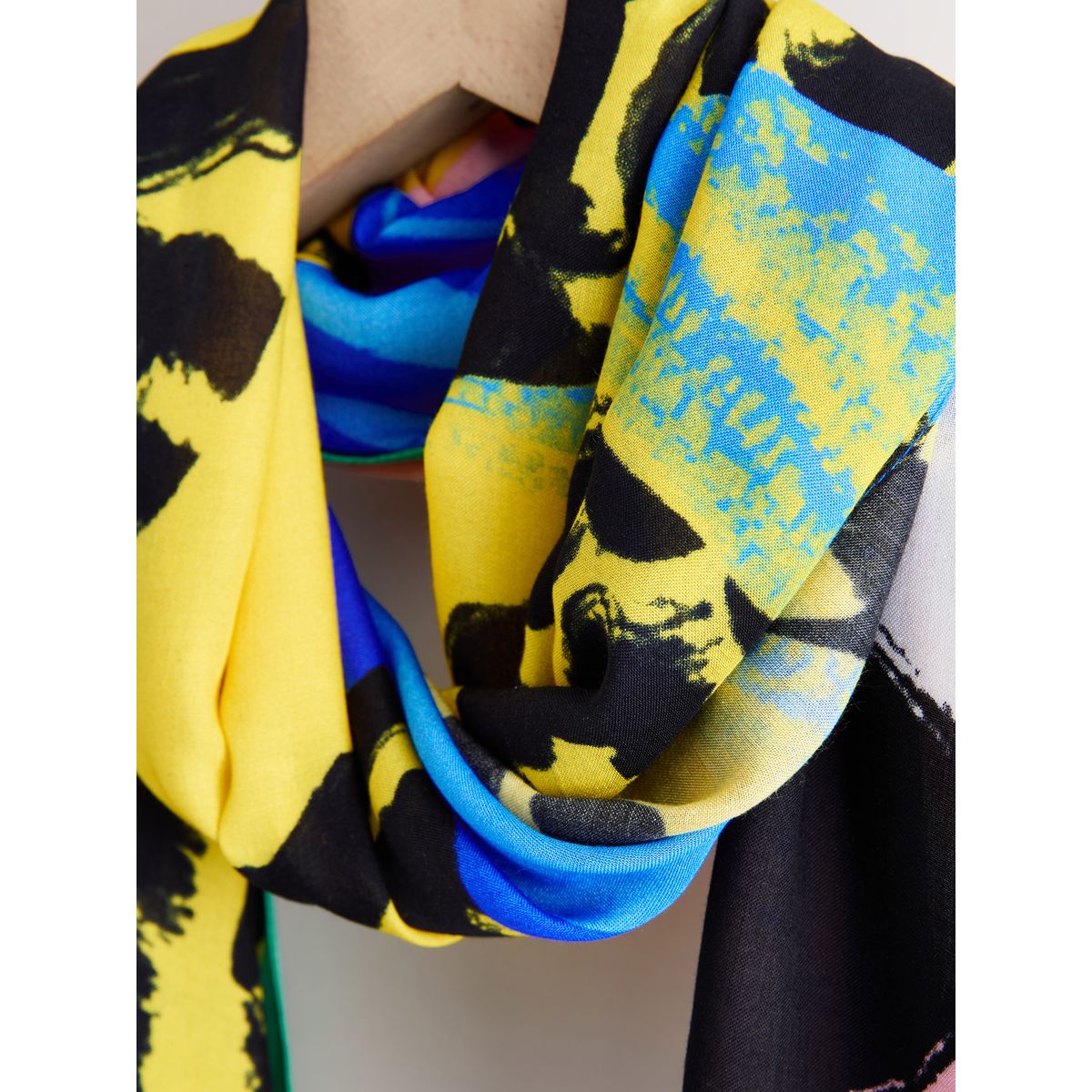 Foulard trini guzmán seminal artist bleu, NEXT