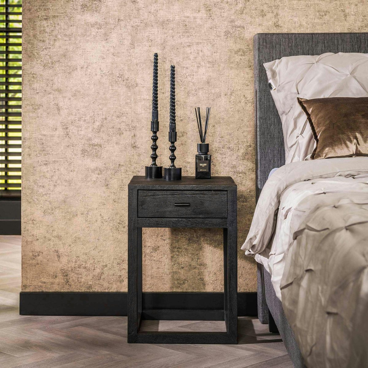 Table de chevet noire en bois WOODY noir, PIER IMPORT