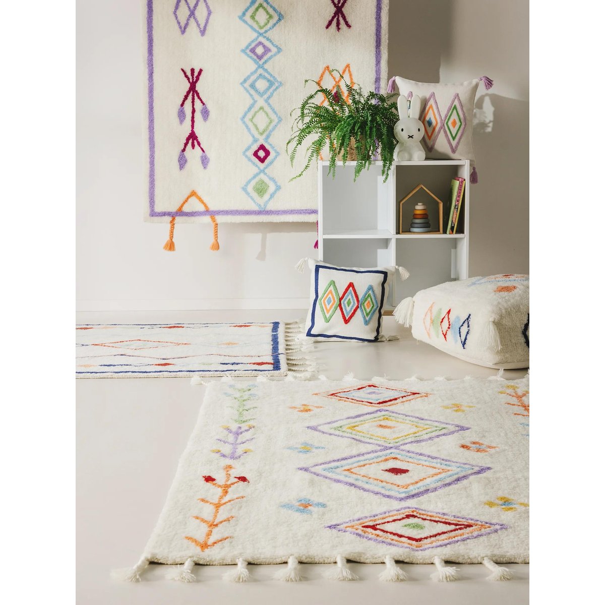 Tapis enfant tufté main MALIKA multicouleur, BENUTA