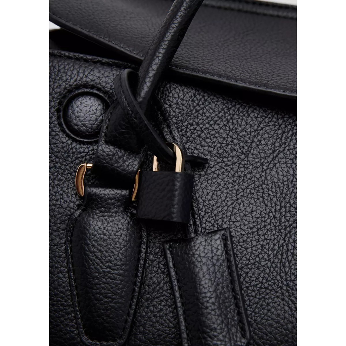 Sac bandoulière effet cuir avec détail charm noir, MANGO