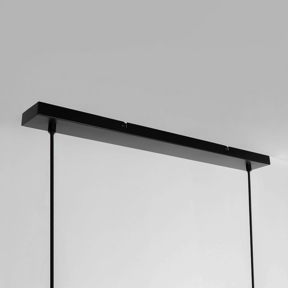 Suspension en métal design, Mostrid noir mat, LUCANDE