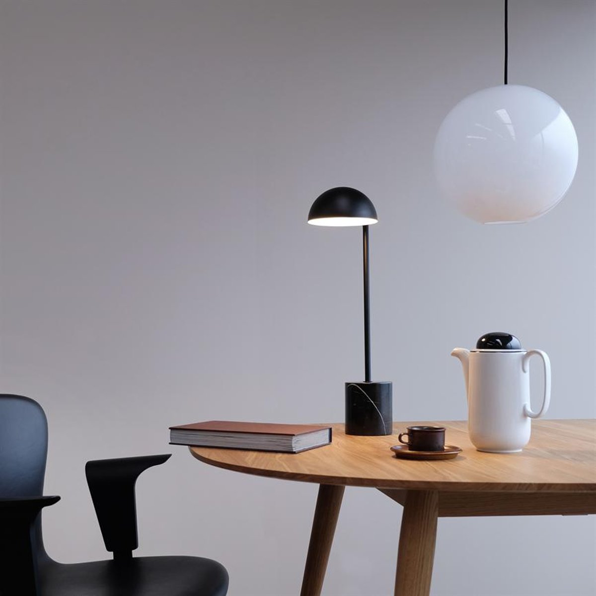 Lampe à poser en Metal et Marbre MARBLE noir mat, DYBERG LARSEN