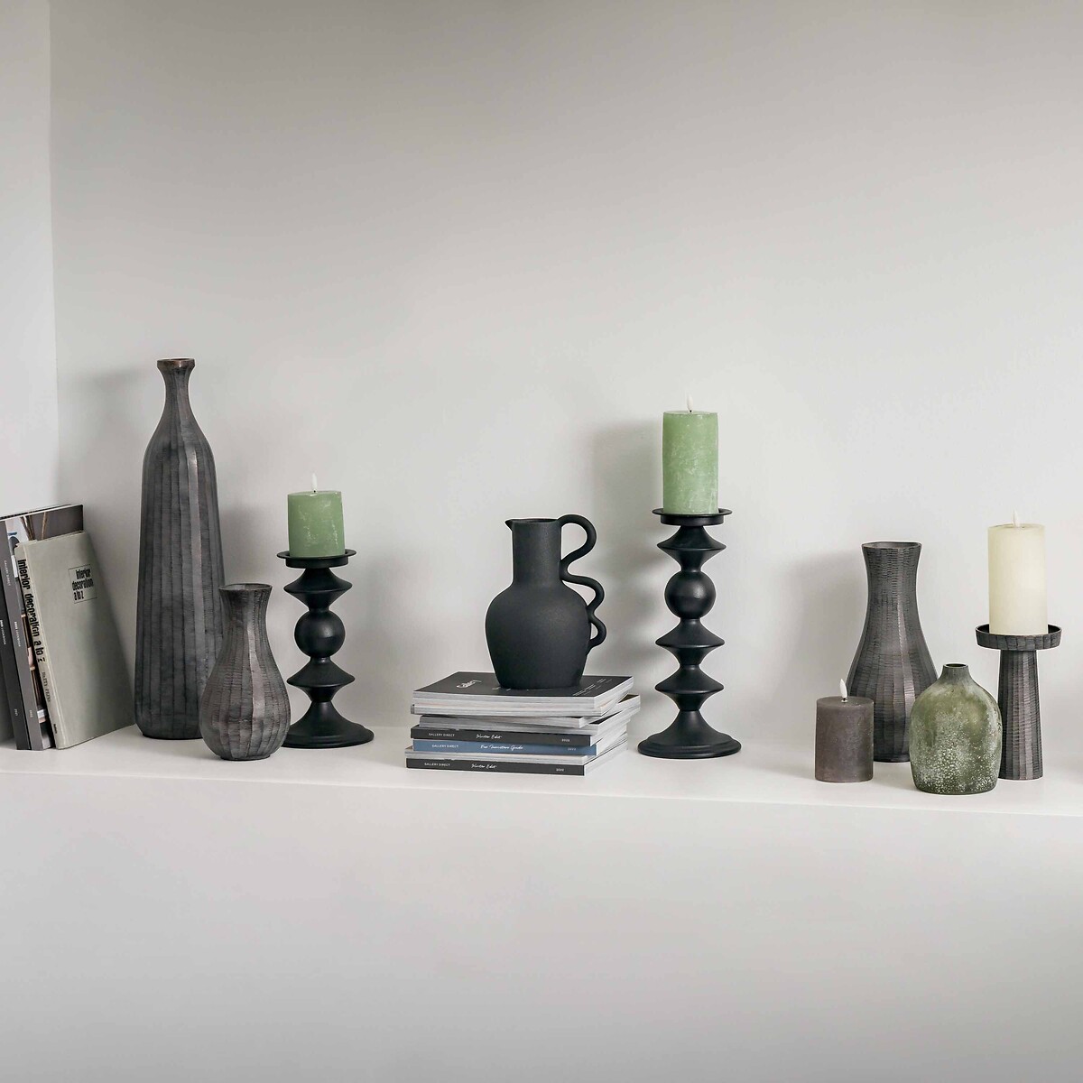24cm Fluted Vase in Antique Grey grey, ÉDITÉ