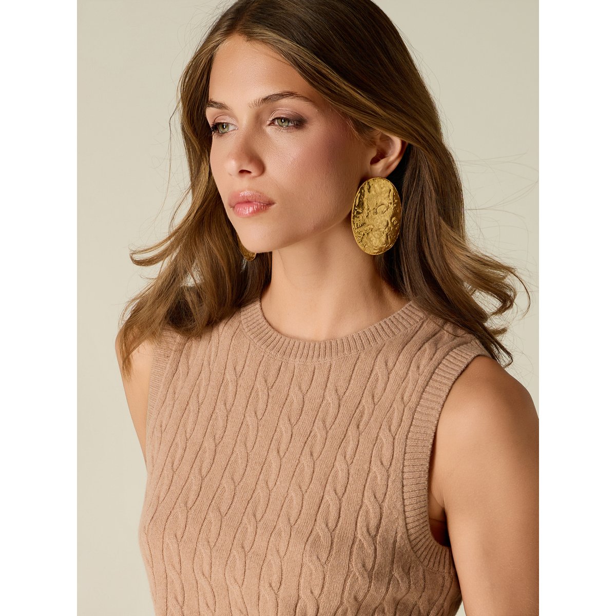 Pull sans manches à torsades beige, OLTRE