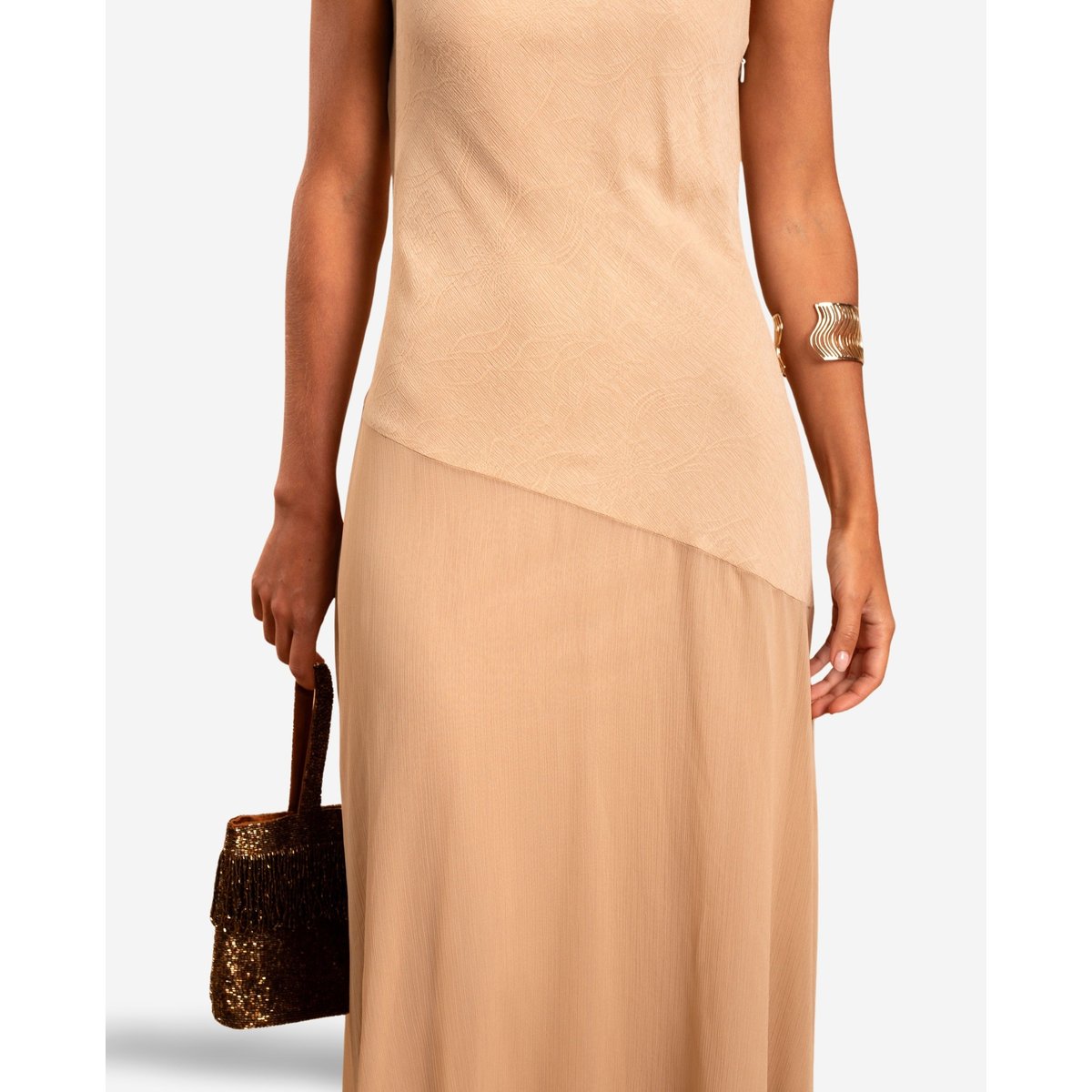 Robe midi asymétrique avec col halter beige, THE-ARE