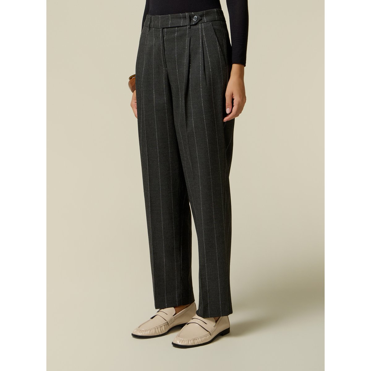 Pantalon carotte rayé gris, OLTRE