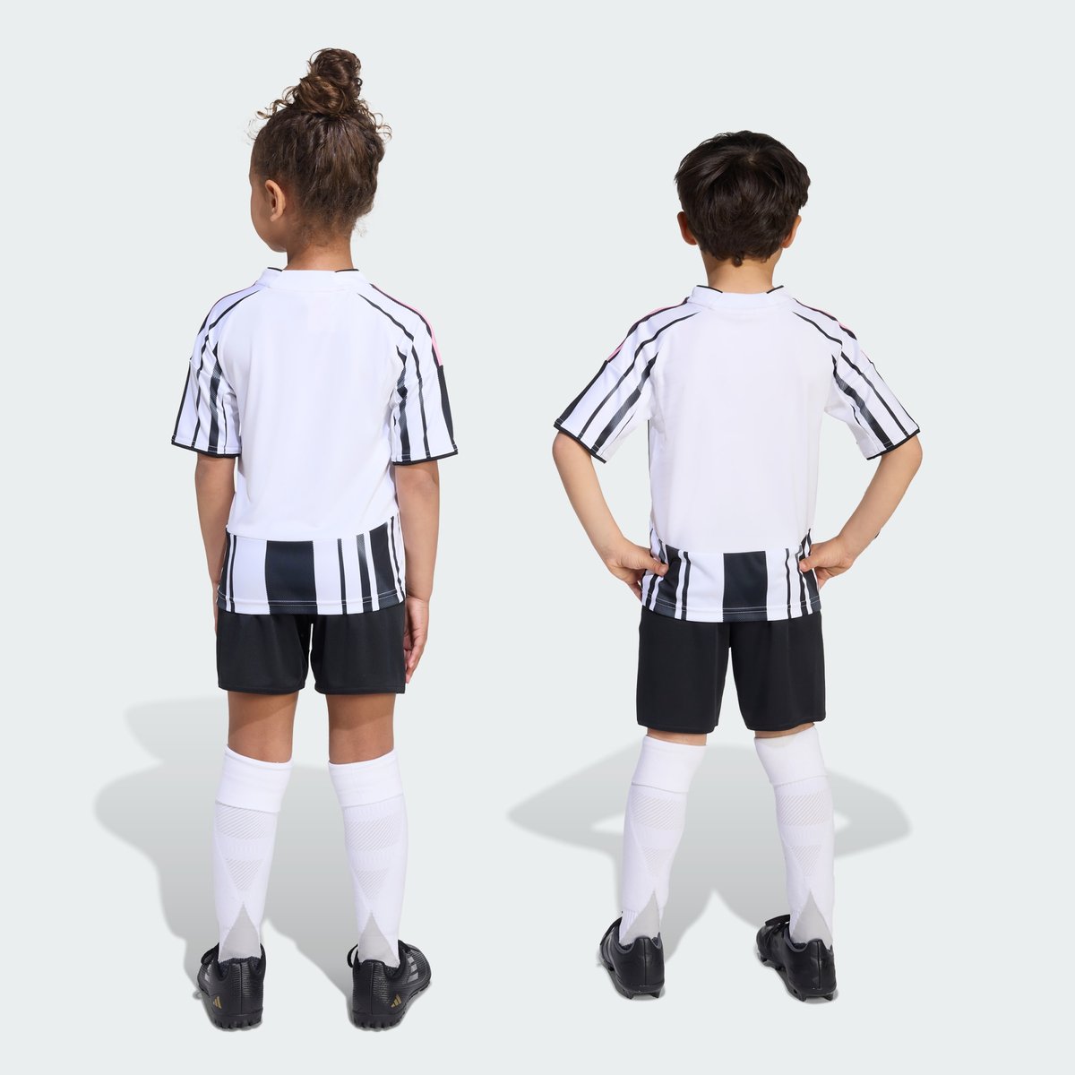 Mini Kit Domicile Juventus 25/26 Enfants Mini Kit Domicile Juventus 25/26 Enfants white / black, adidas Performance