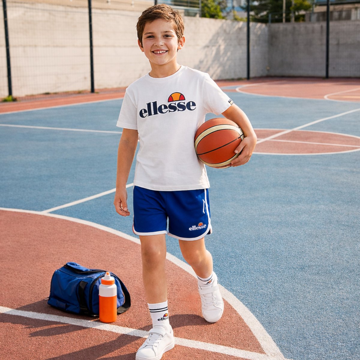 Ensemble 3 pièces t-shirt, short et chaussettes RÉCRÉ bleu roi, ELLESSE