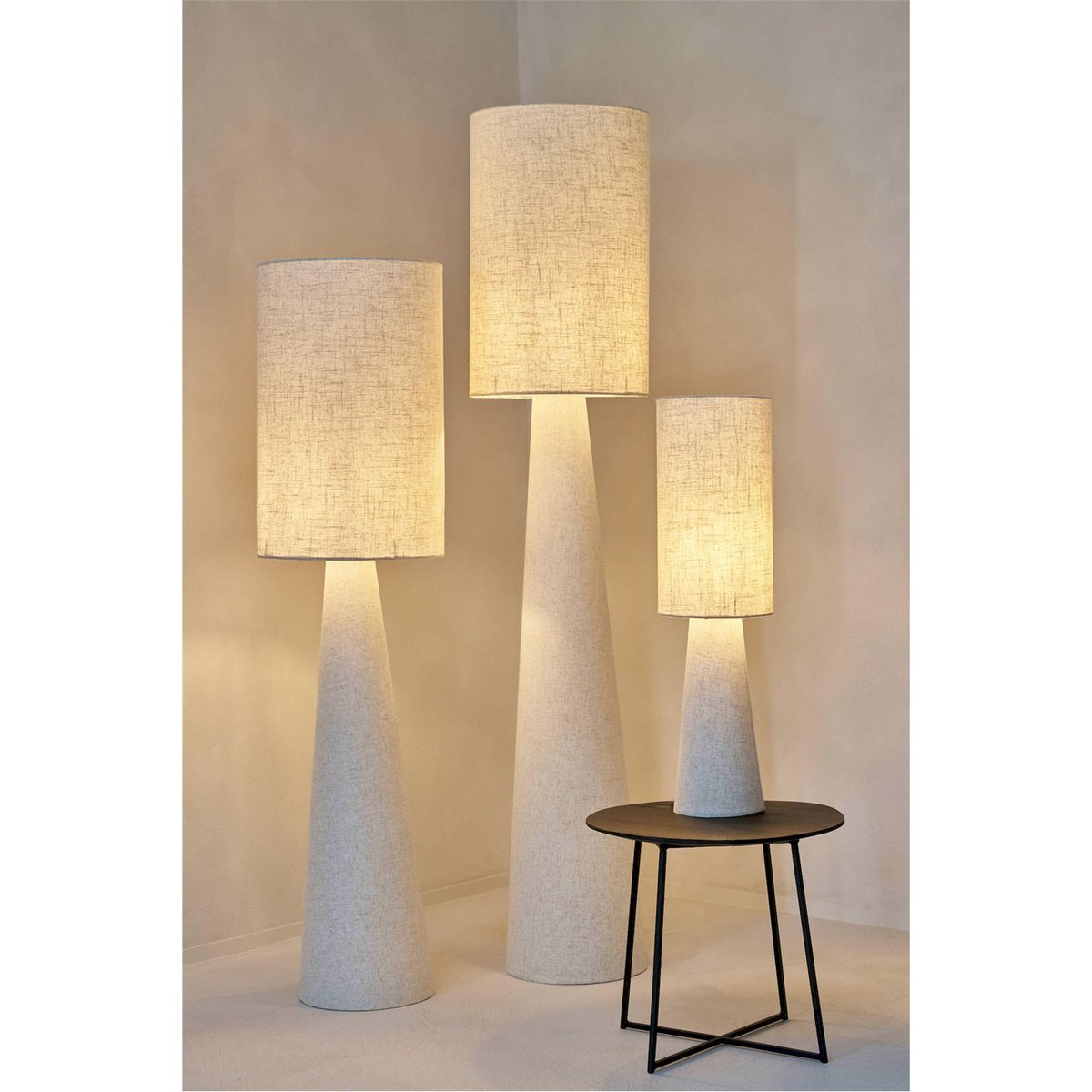Lampadaire en tissu beige, RECOLLECTION