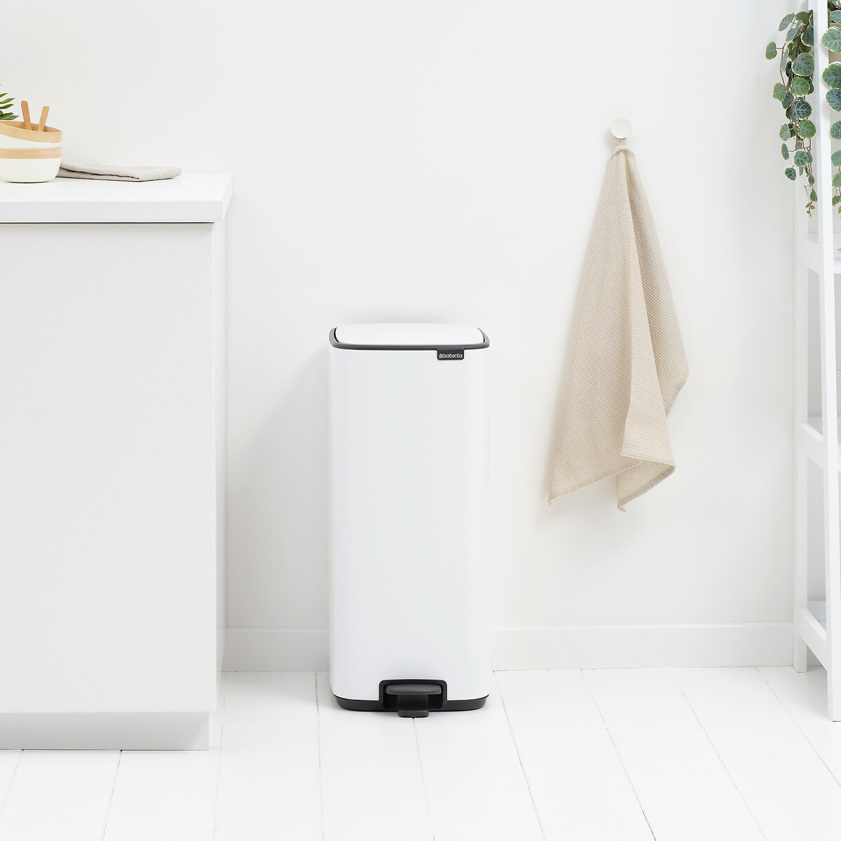 Bo Pedal Bin, Soft Close, 30L white, BRABANTIA