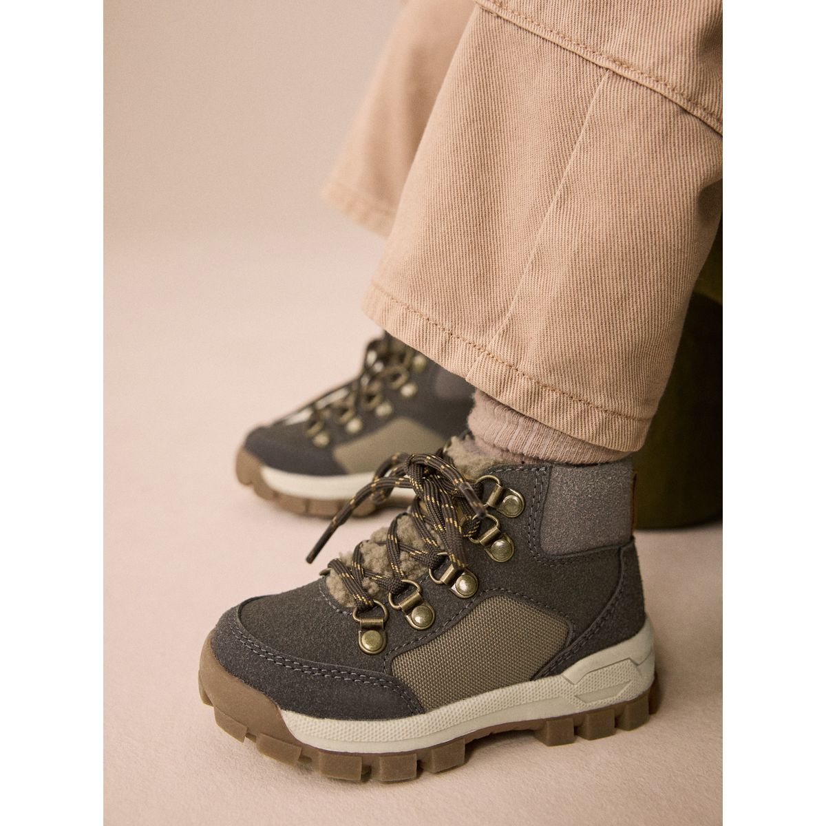 Bottines de marche à lacets gris, NEXT
