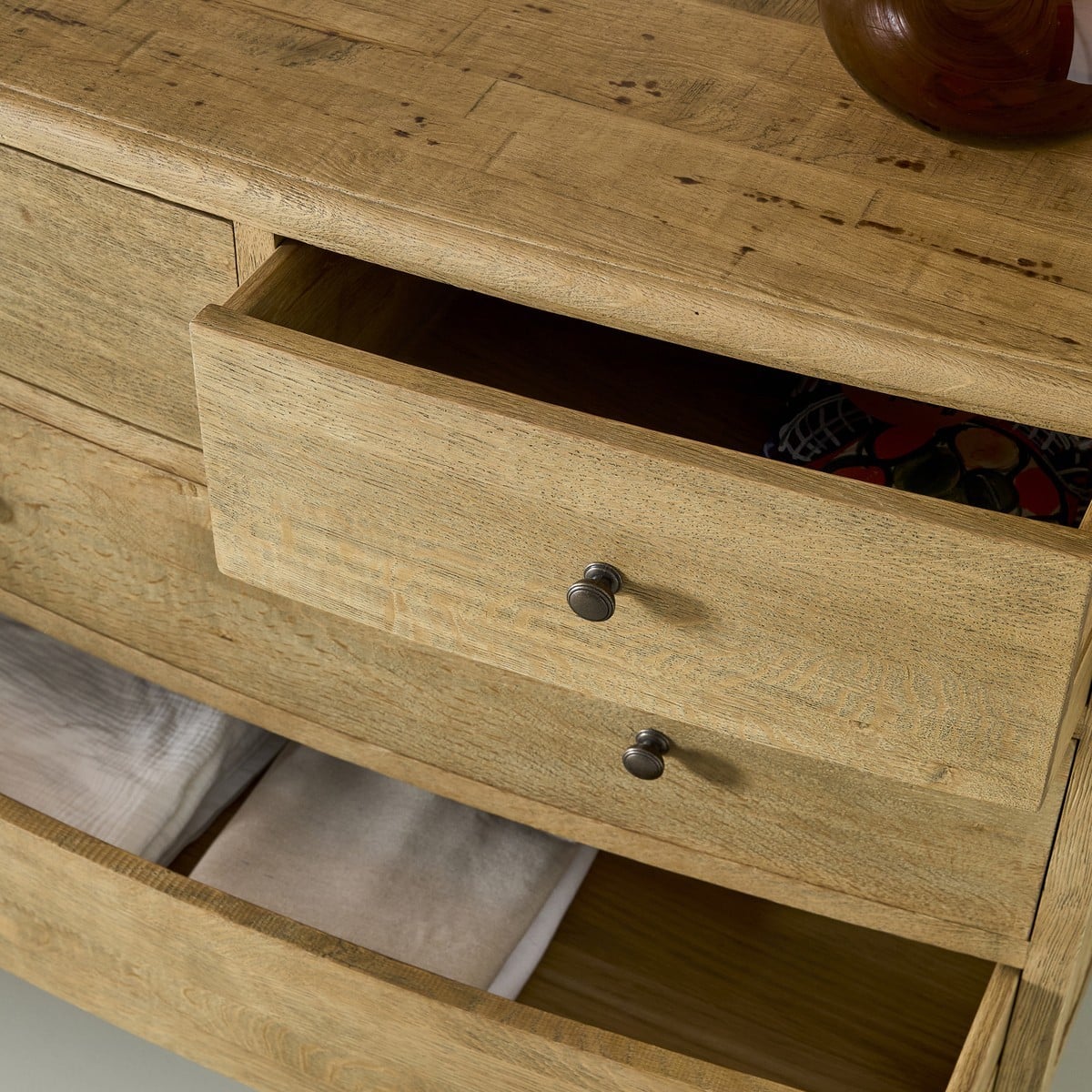 Commode en chêne massif SAUMUR bois foncé, SIGNATURE