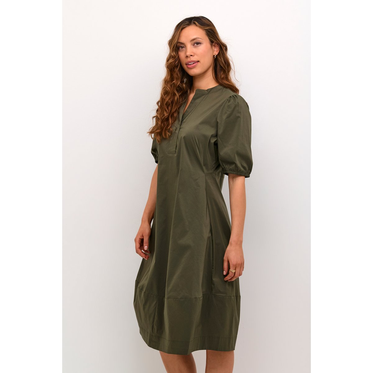Robe vert burnt olive, CULTURE