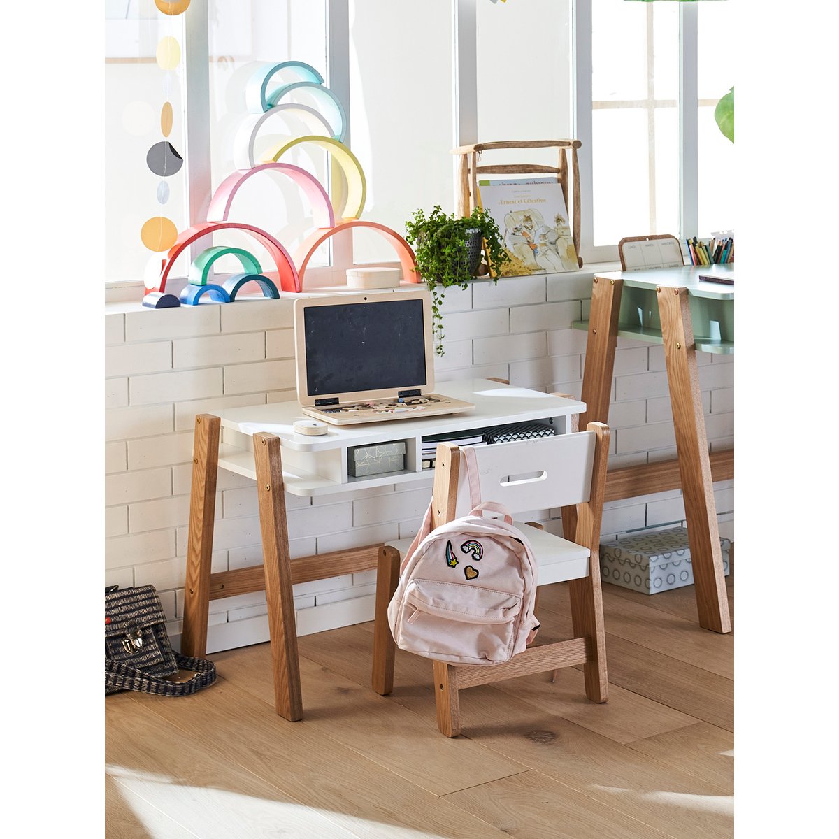 Bureau spécial maternelle LIGNE ARCHITEKT blanc/bois, VERTBAUDET
