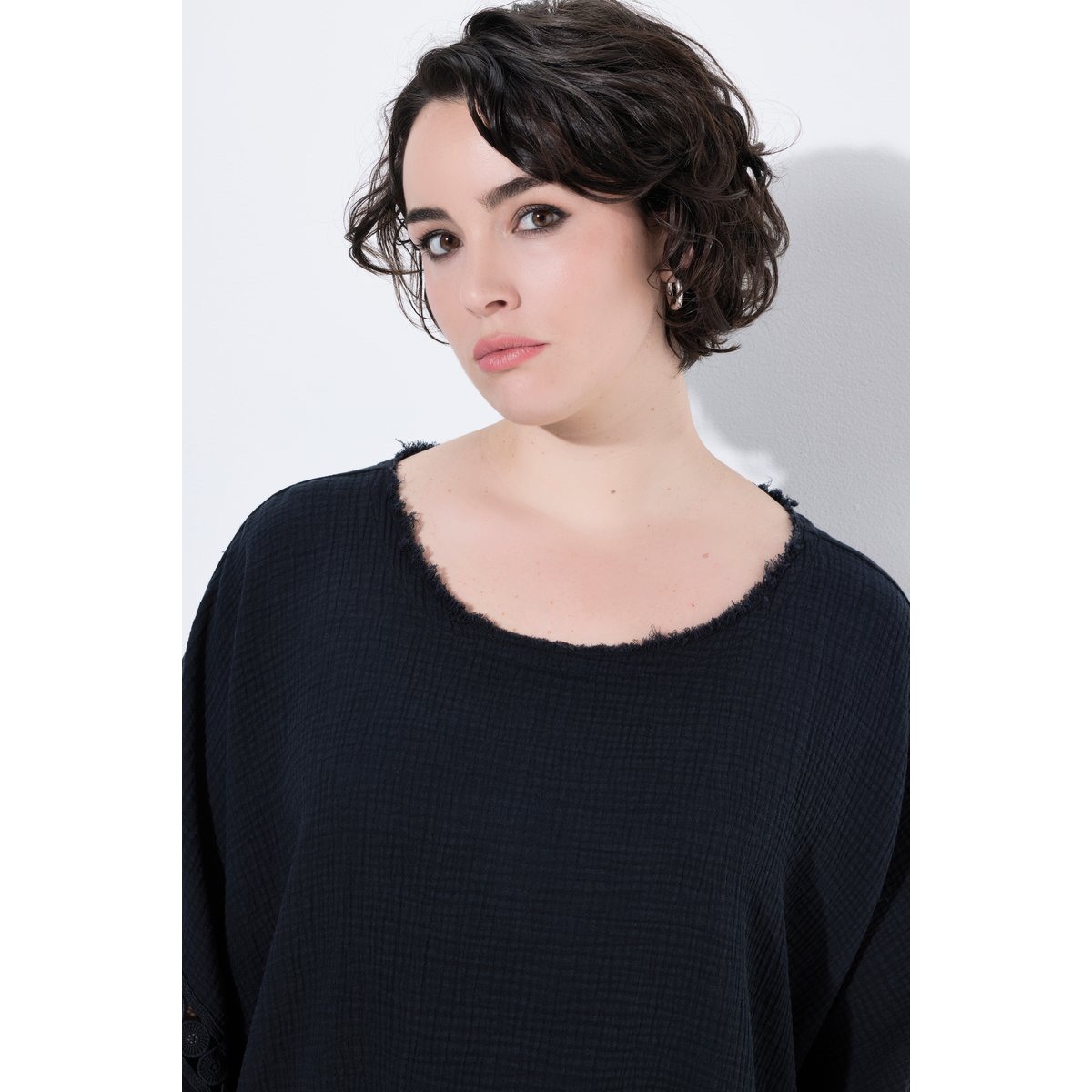 Blouse en mousseline oversize, dentelle gris graphite, ULLA POPKEN