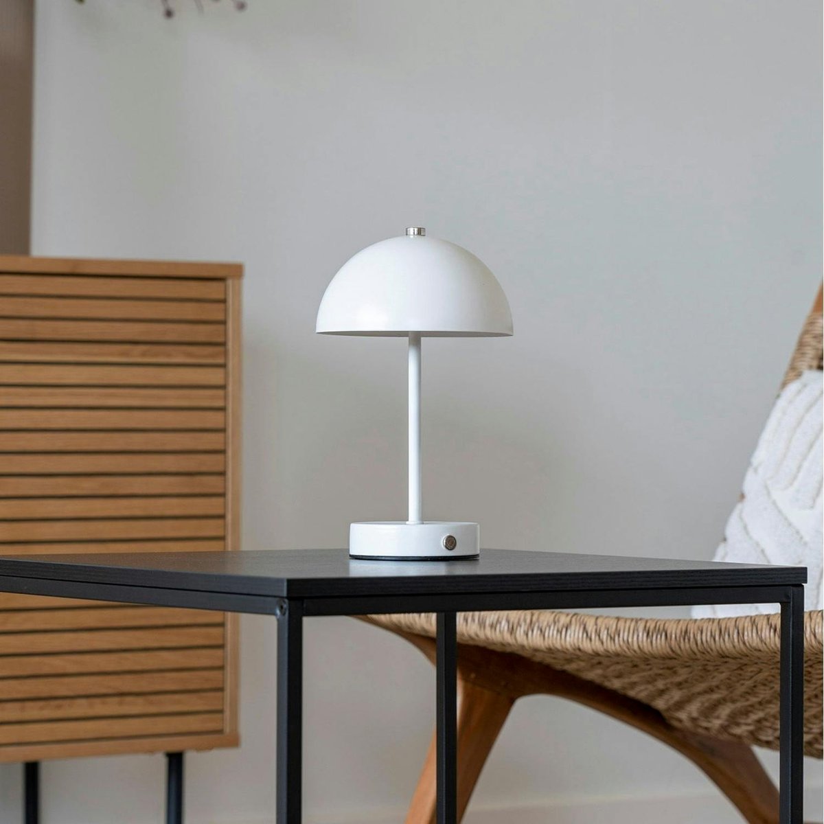 Lampe de table rechargeable en métal SILE blanc, PIER IMPORT