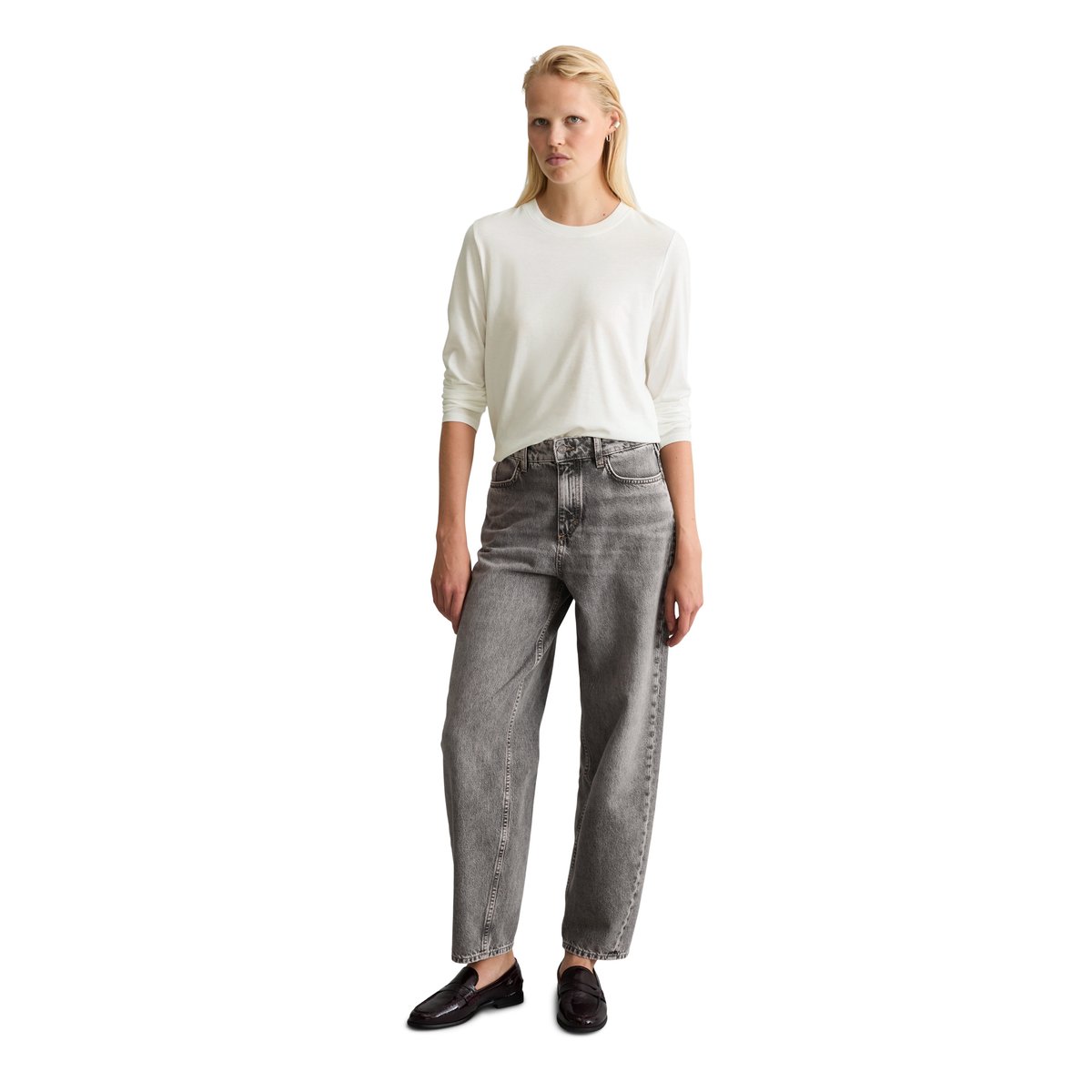 Jeans modèle Stine, coupe  barrel  et longueur raccourcie en pur coton gris, MARC O’POLO DENIM