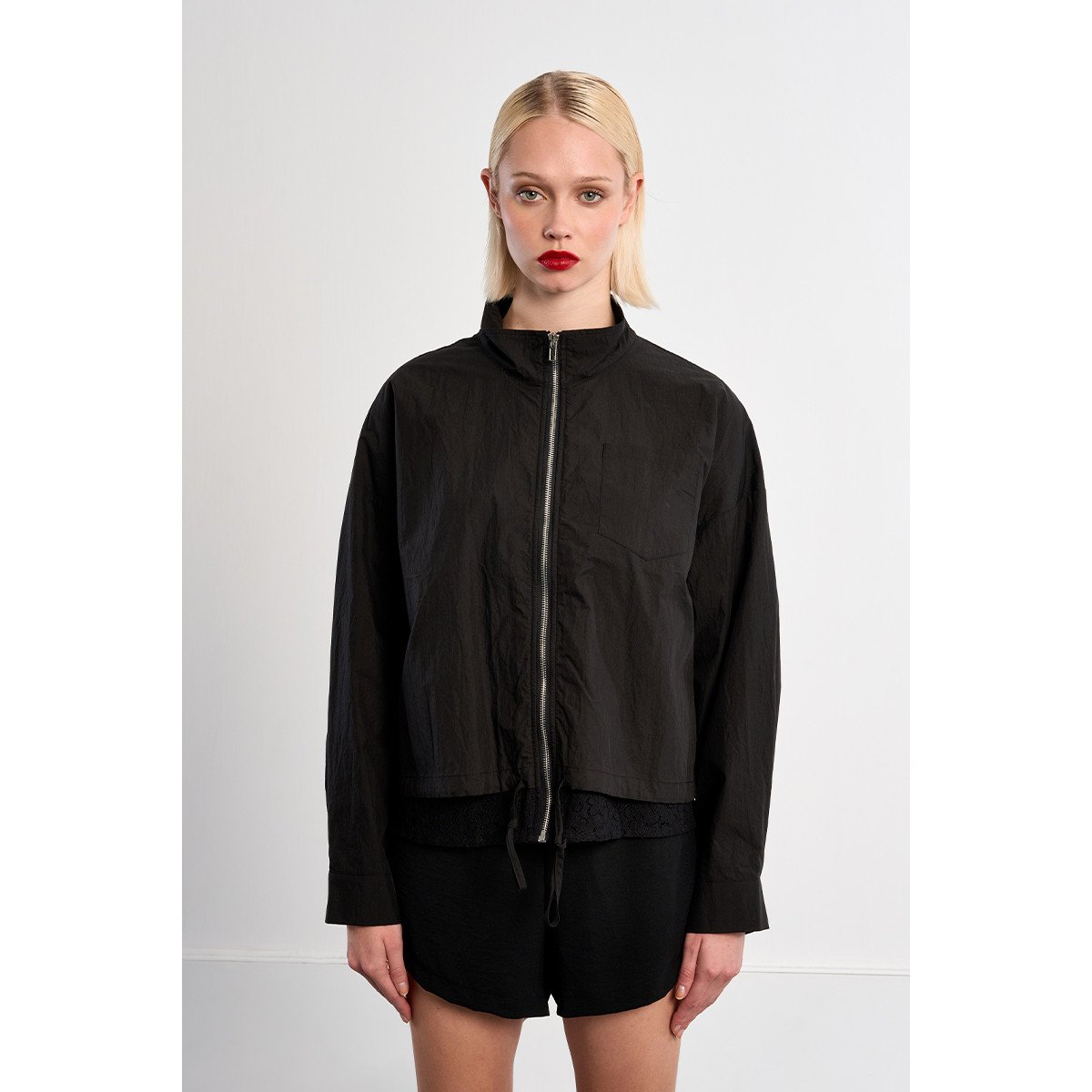 Veste en nylon Sporty, détail dentelle noir, LILI SIDONIO