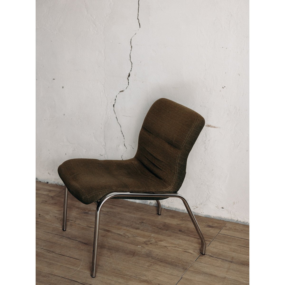 Fauteuil kaki Jakob N°252 - Bon état kaki, DEBONGOUT