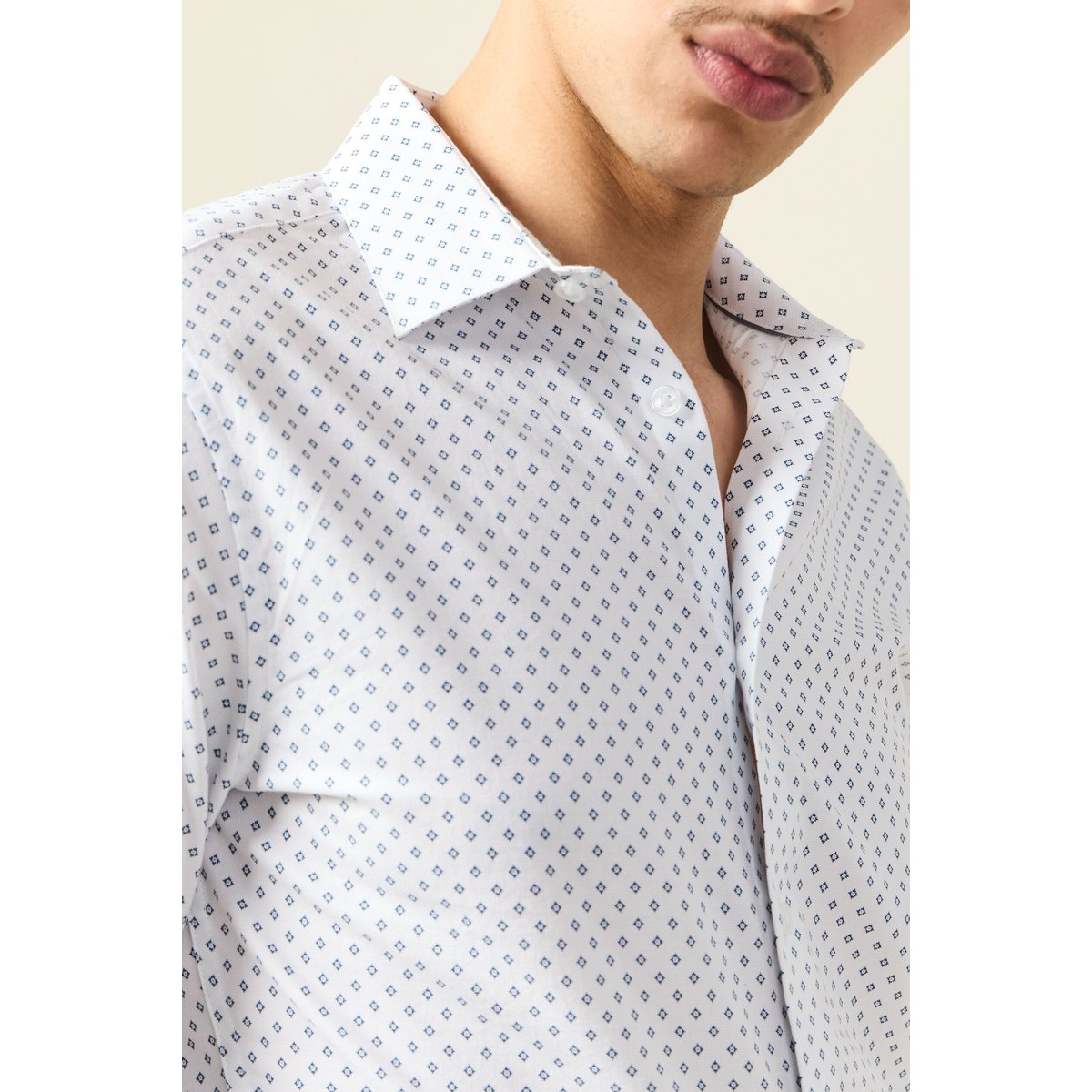 Chemise cintrée en coton manches longues blanc casse, BONOBO