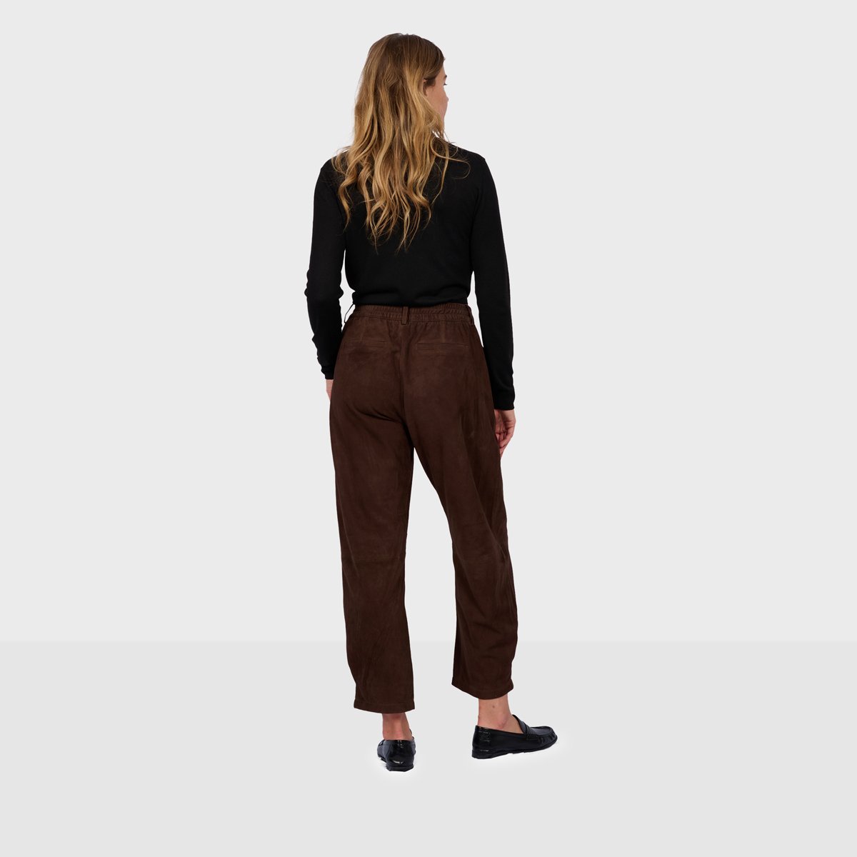 Pantalon à taille élastiquée en cuir MIA chocolat, OAKWOOD