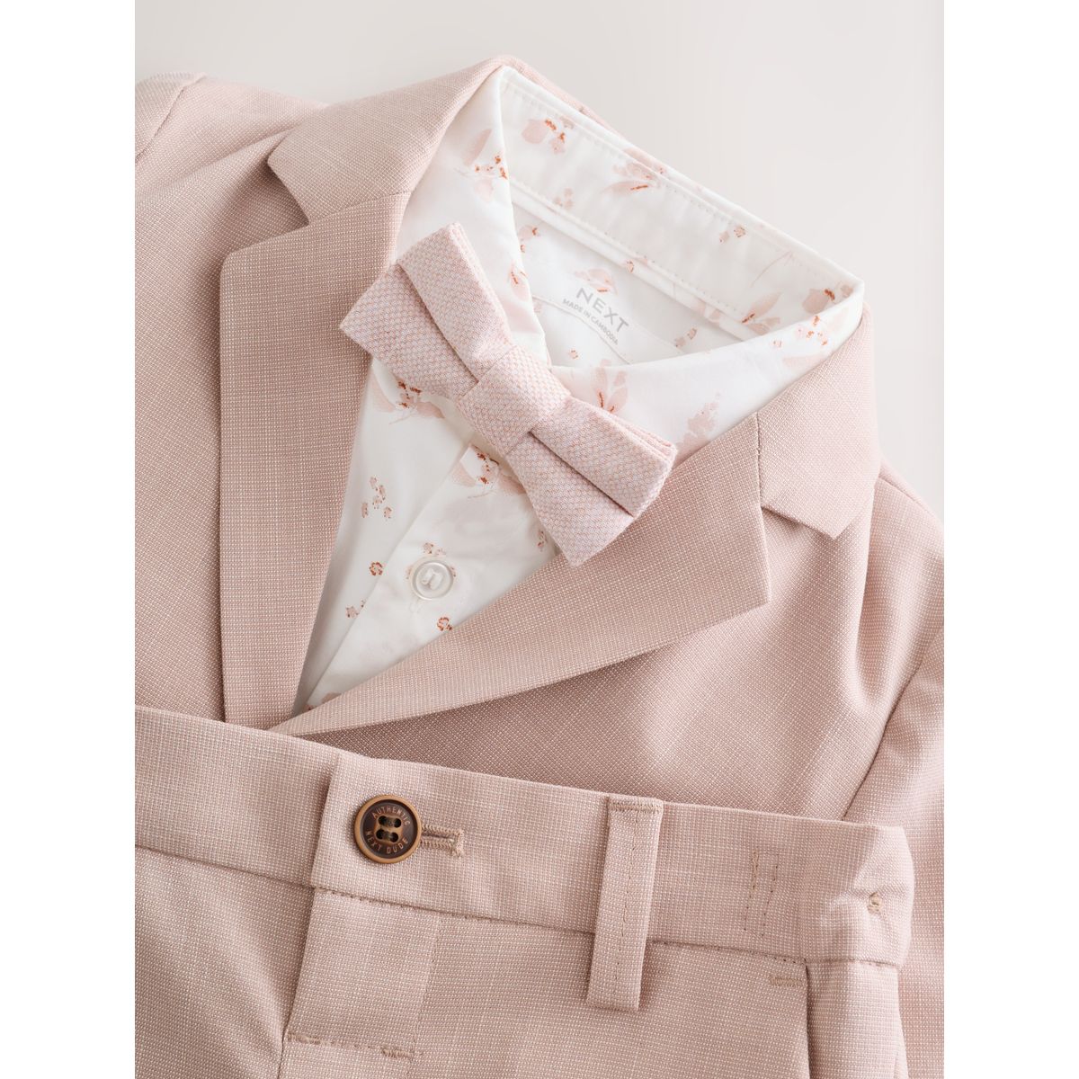 Blazer, chemise, pantalon et nœud papillon rose, NEXT