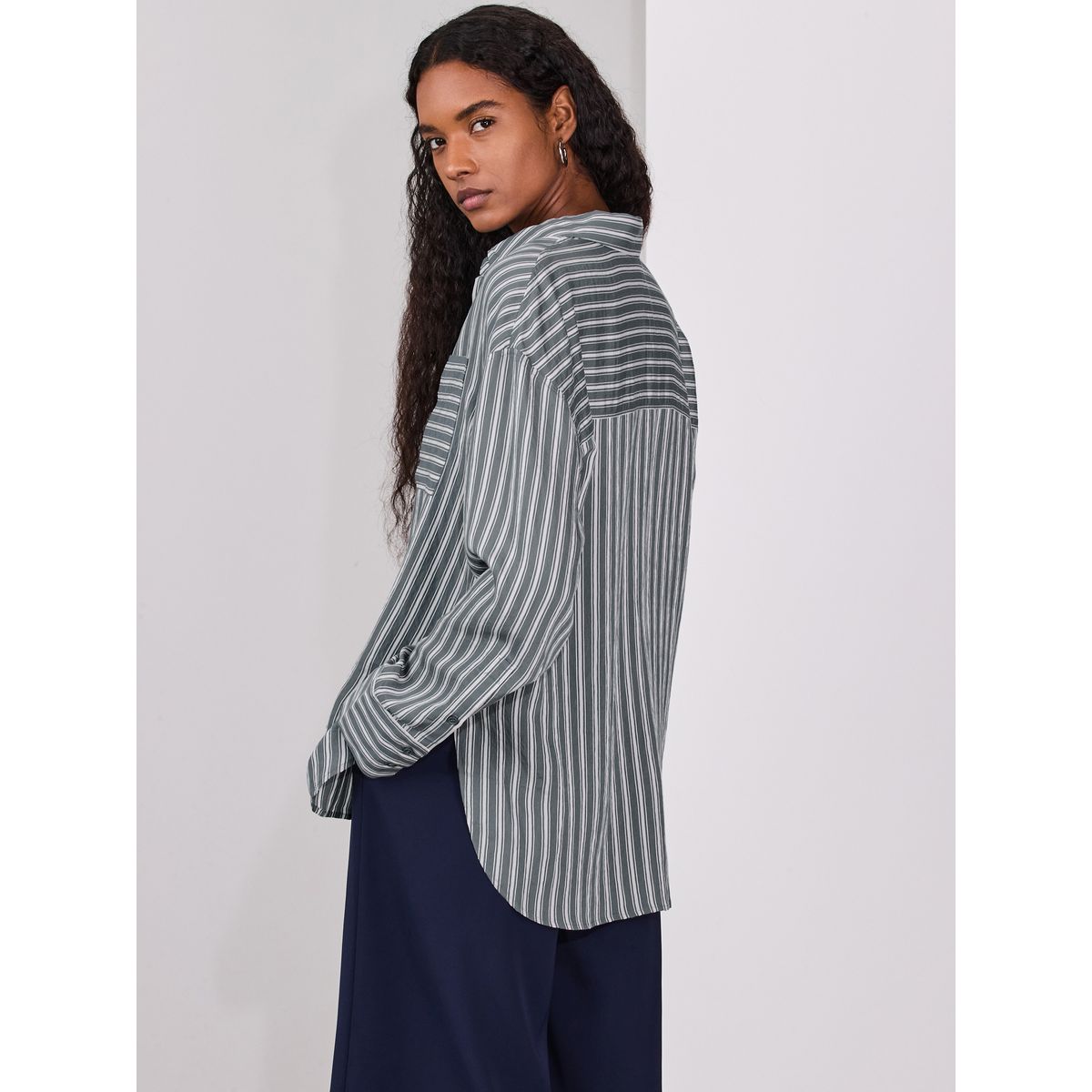Chemise manches longues oversize à rayures gris ardoise/blanc, NEXT
