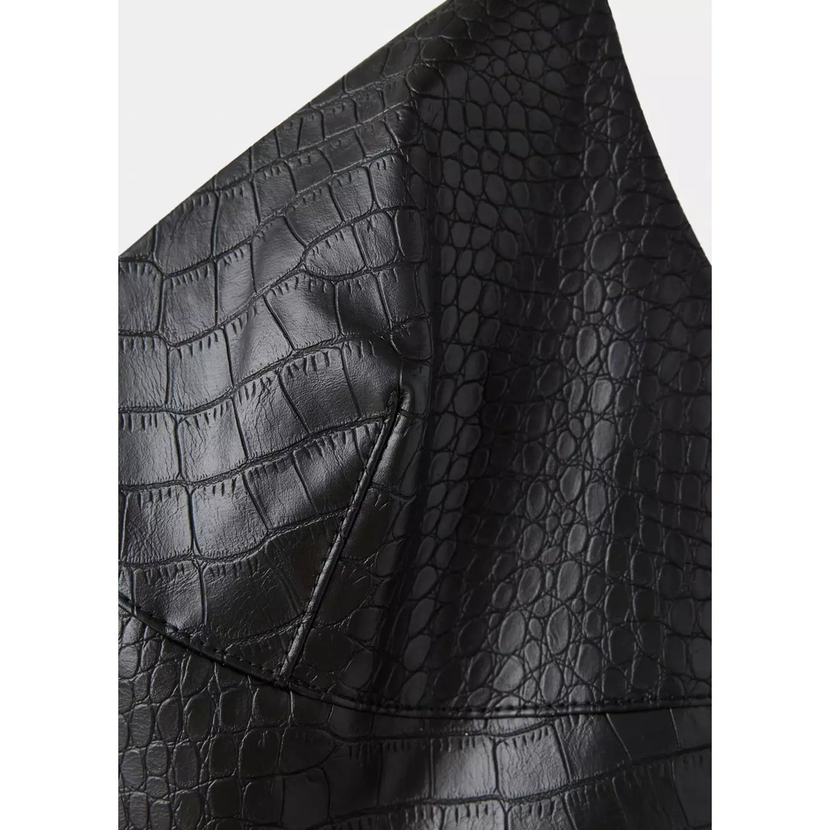 Robe effet croco à encolure en V noir, MANGO