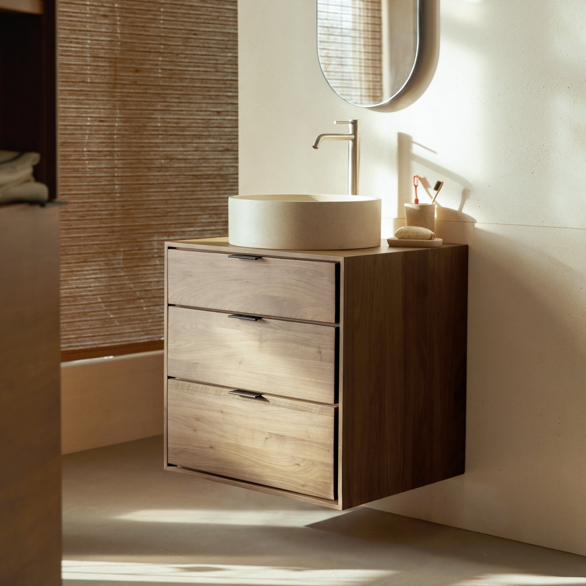 Meuble Salle De Bain en Noyer massif, SENSON marron, TIKAMOON