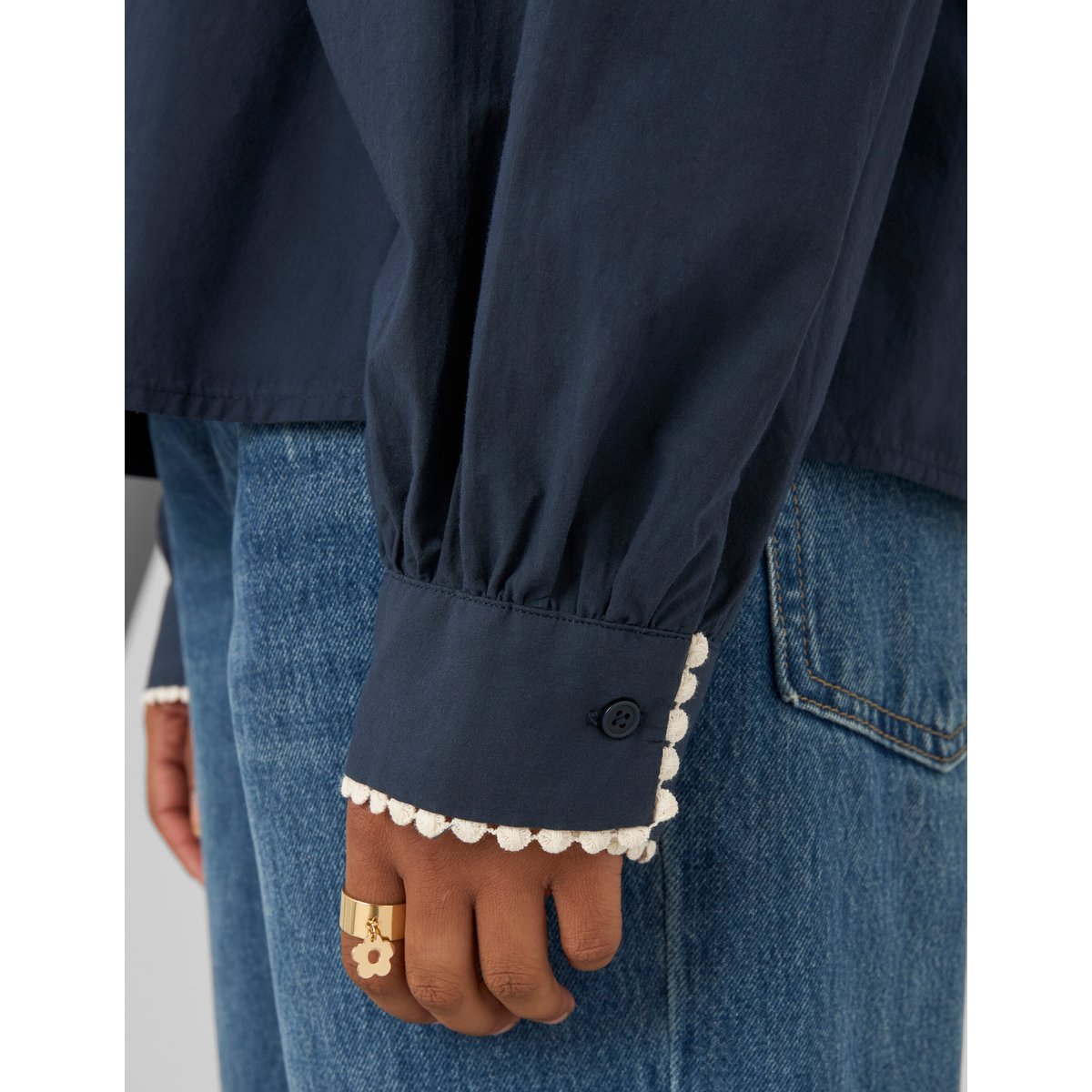Blouse à col lavalière bleu foncé, BZB