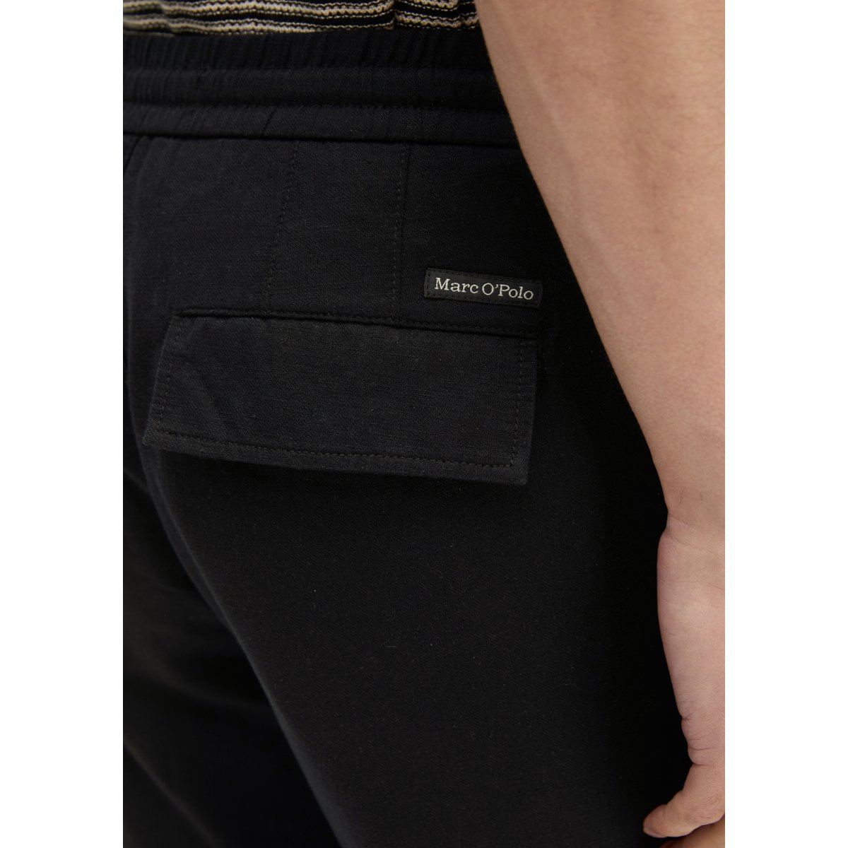 Chino modèle Osby Jogger tapered en mélange de lyocell et de lin noir, MARC O'POLO