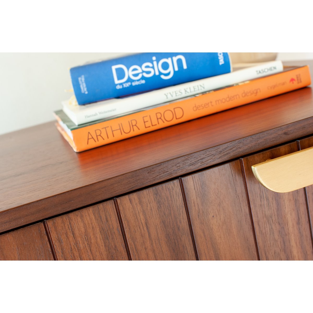 Commode en noyer AURORA bois foncé, PRODUIT INTERIEUR BRUT