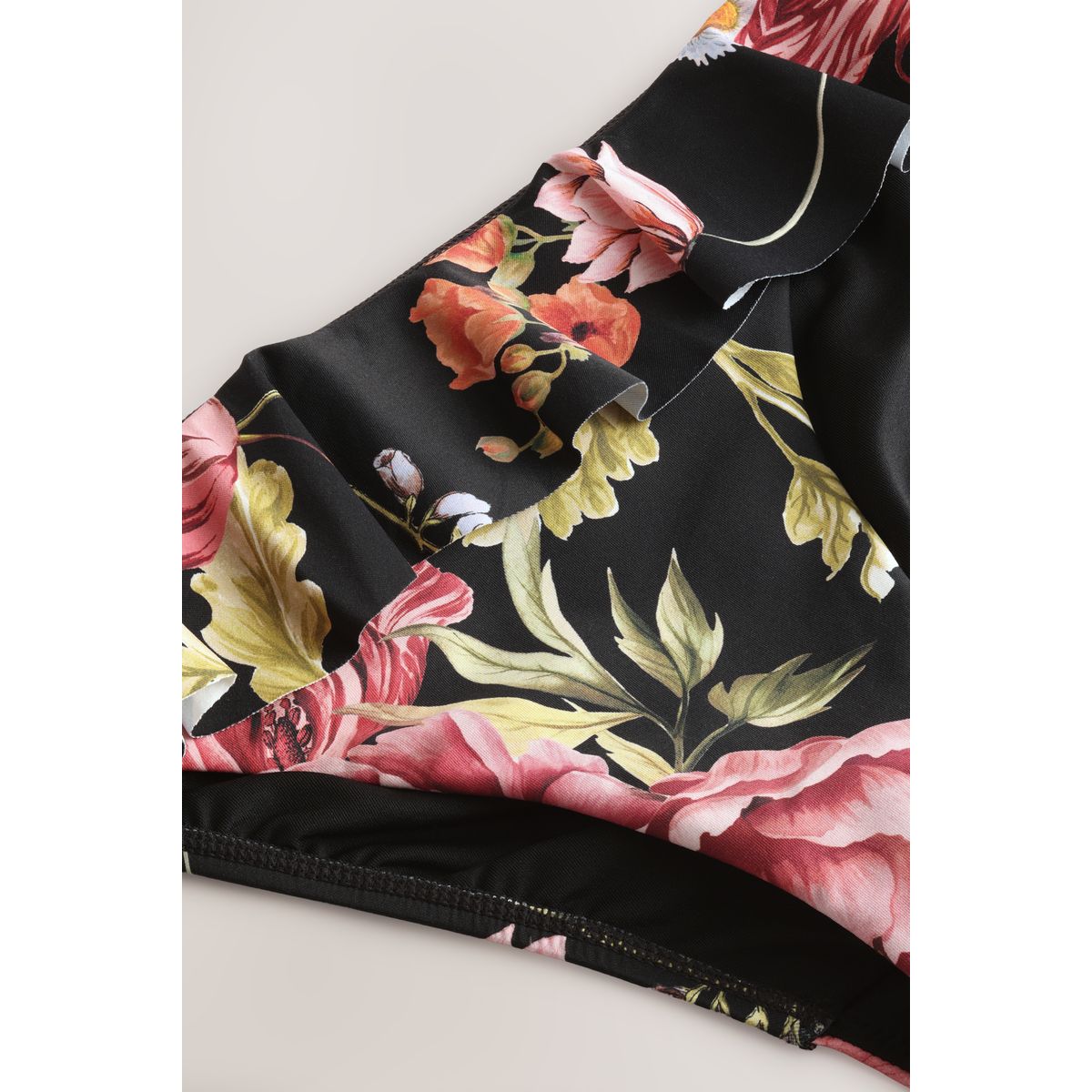 Bas de bikini échancré à volants imprimé fleuri - noir, NEXT