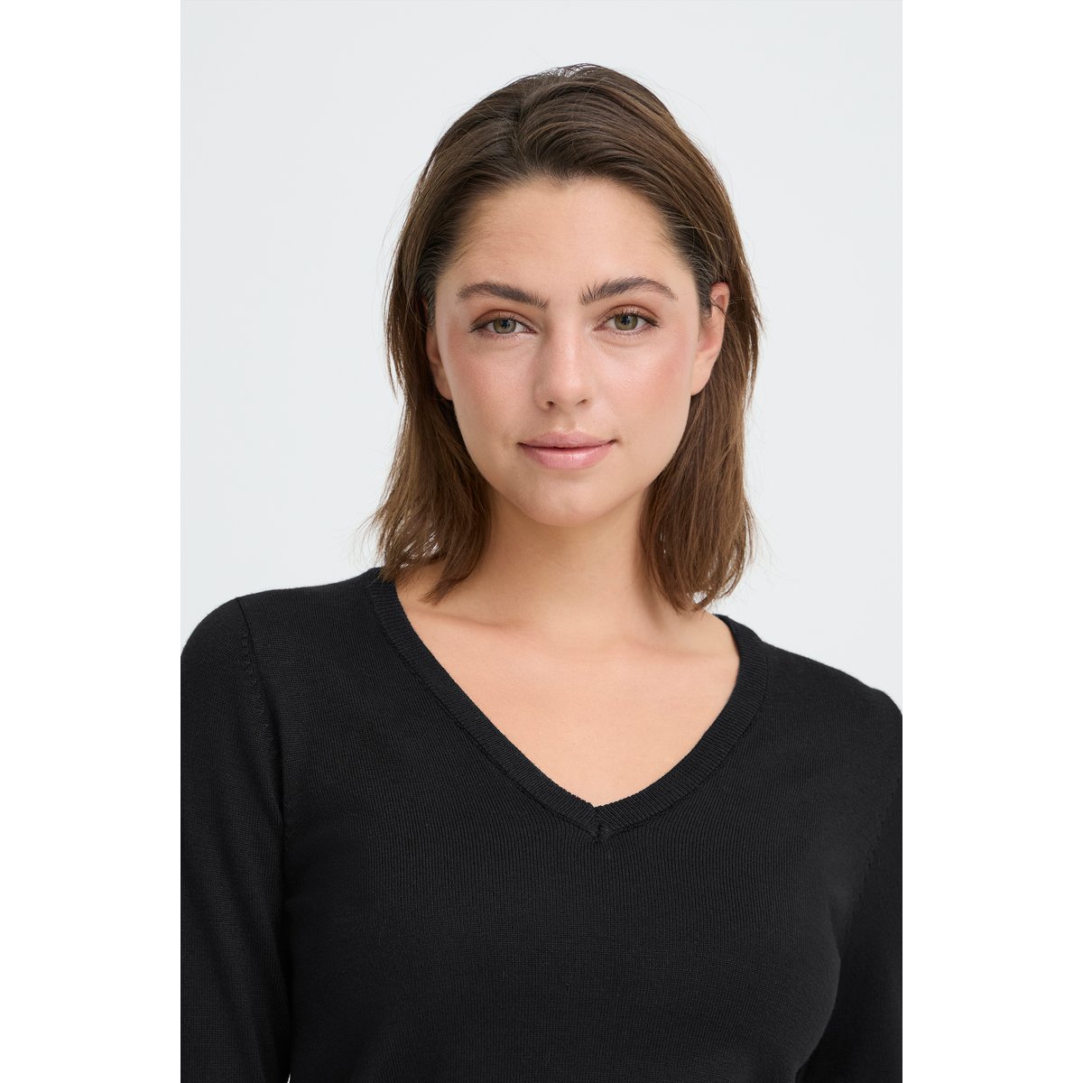 Pull en maille manches longues, col V, coupe droite noir black, ICHI