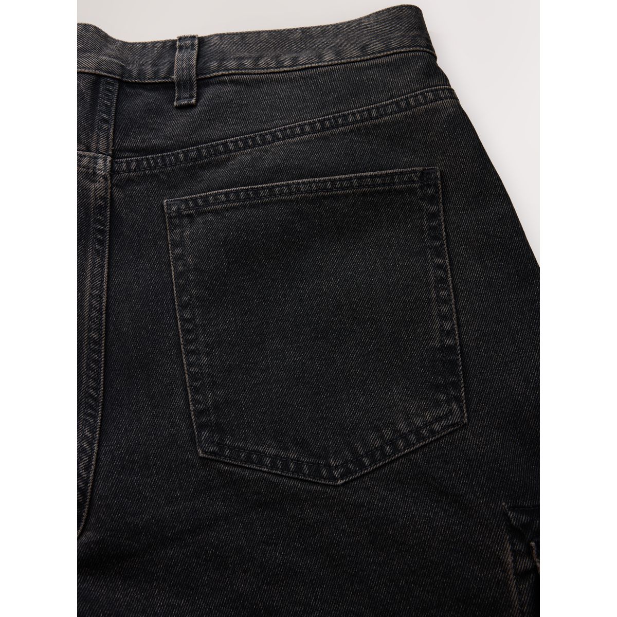 Jean cargo noir, NEXT