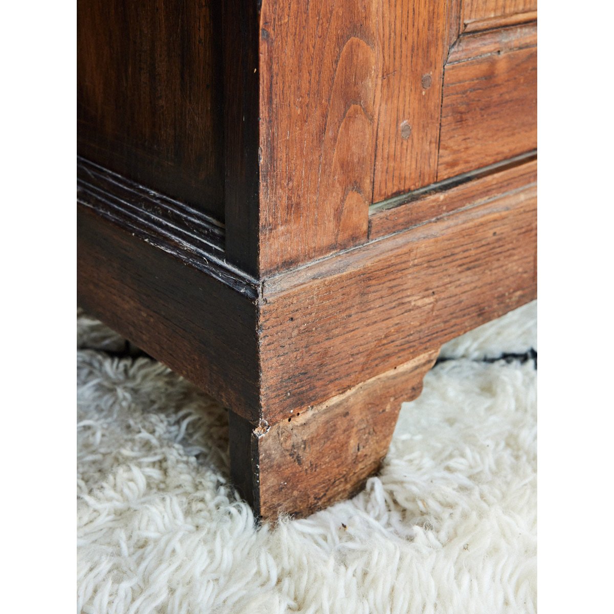 Buffet vintage en bois Gilbert N°1933 - Bon état bois foncé, DEBONGOUT