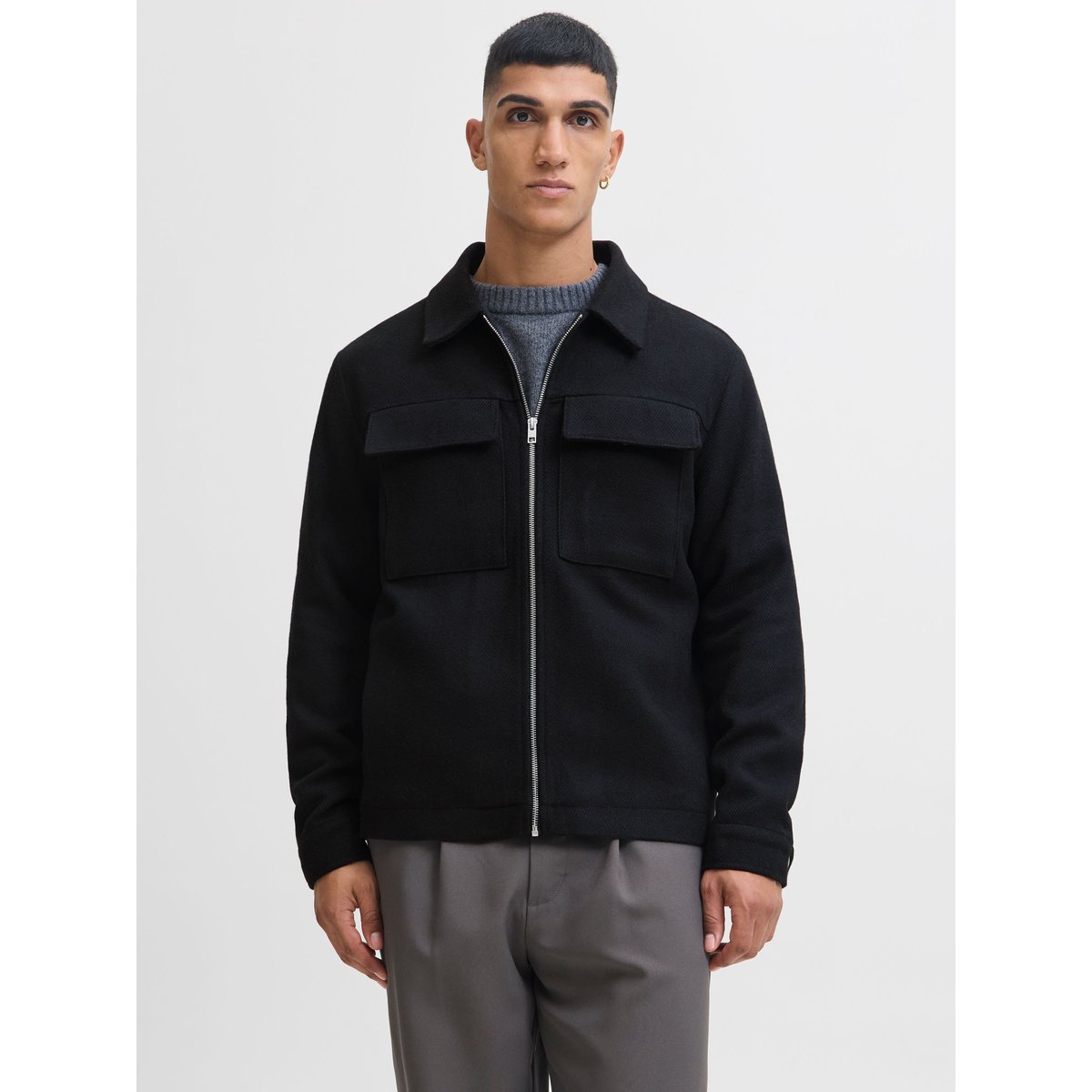 Veste black, aprel