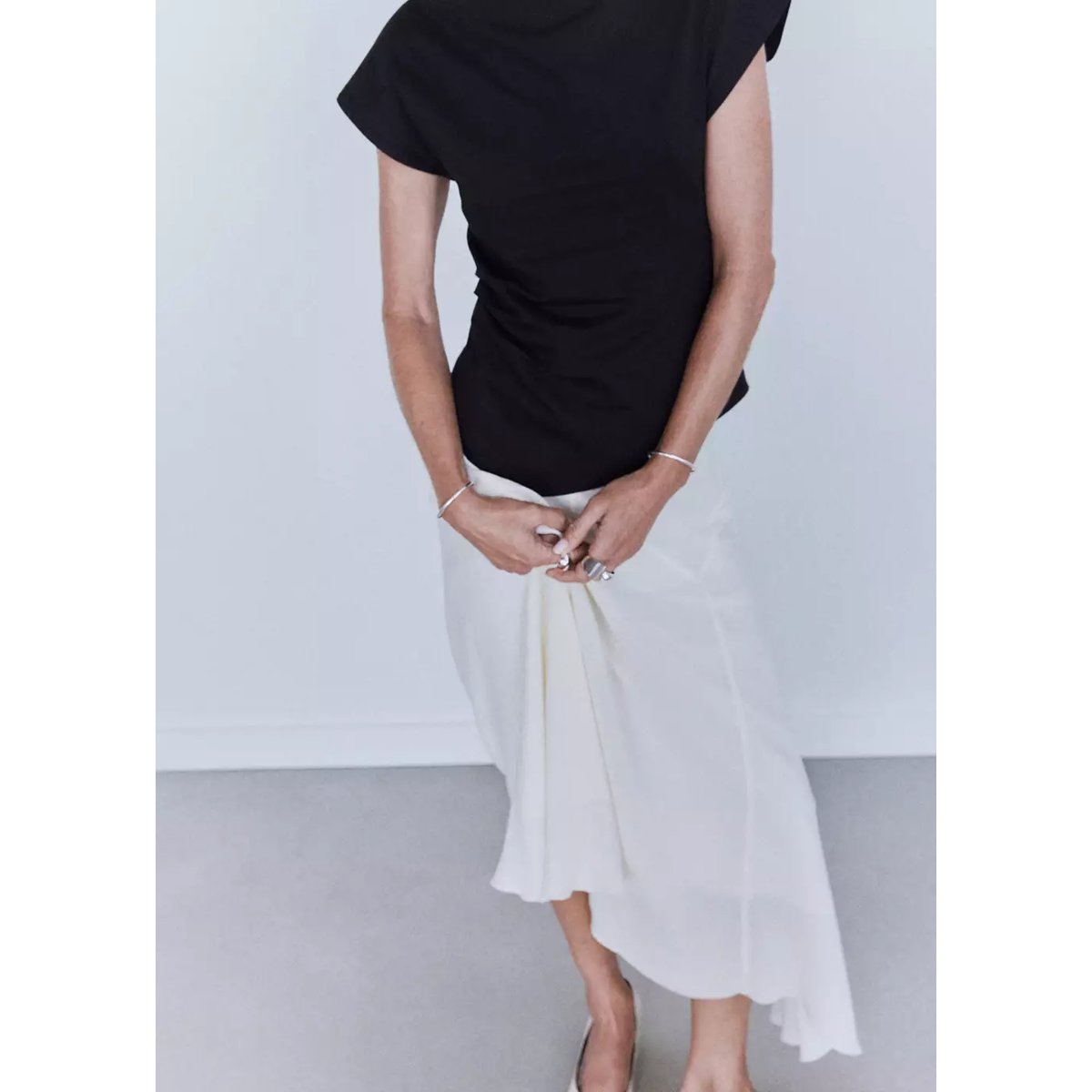 T-shirt coton bas asymétrique noir, MANGO