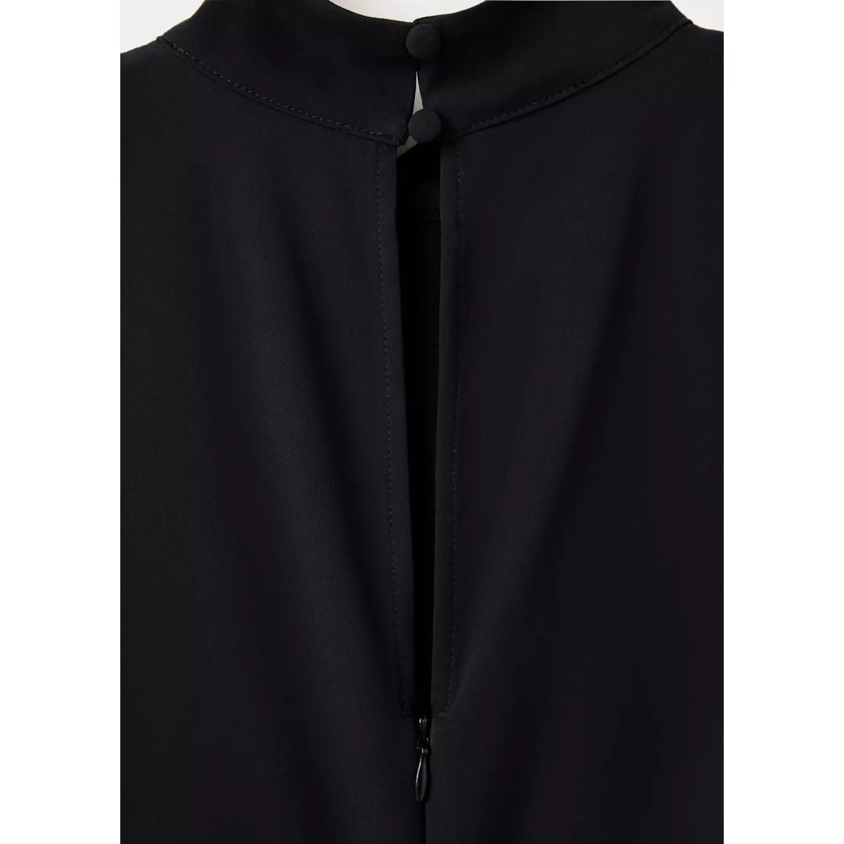 Robe à col cheminée et fronces noir, MANGO