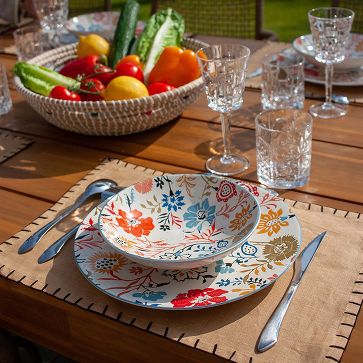 Service de table 60 pièces en grès, JAIPUR motif fleuri, NOVASTYL
