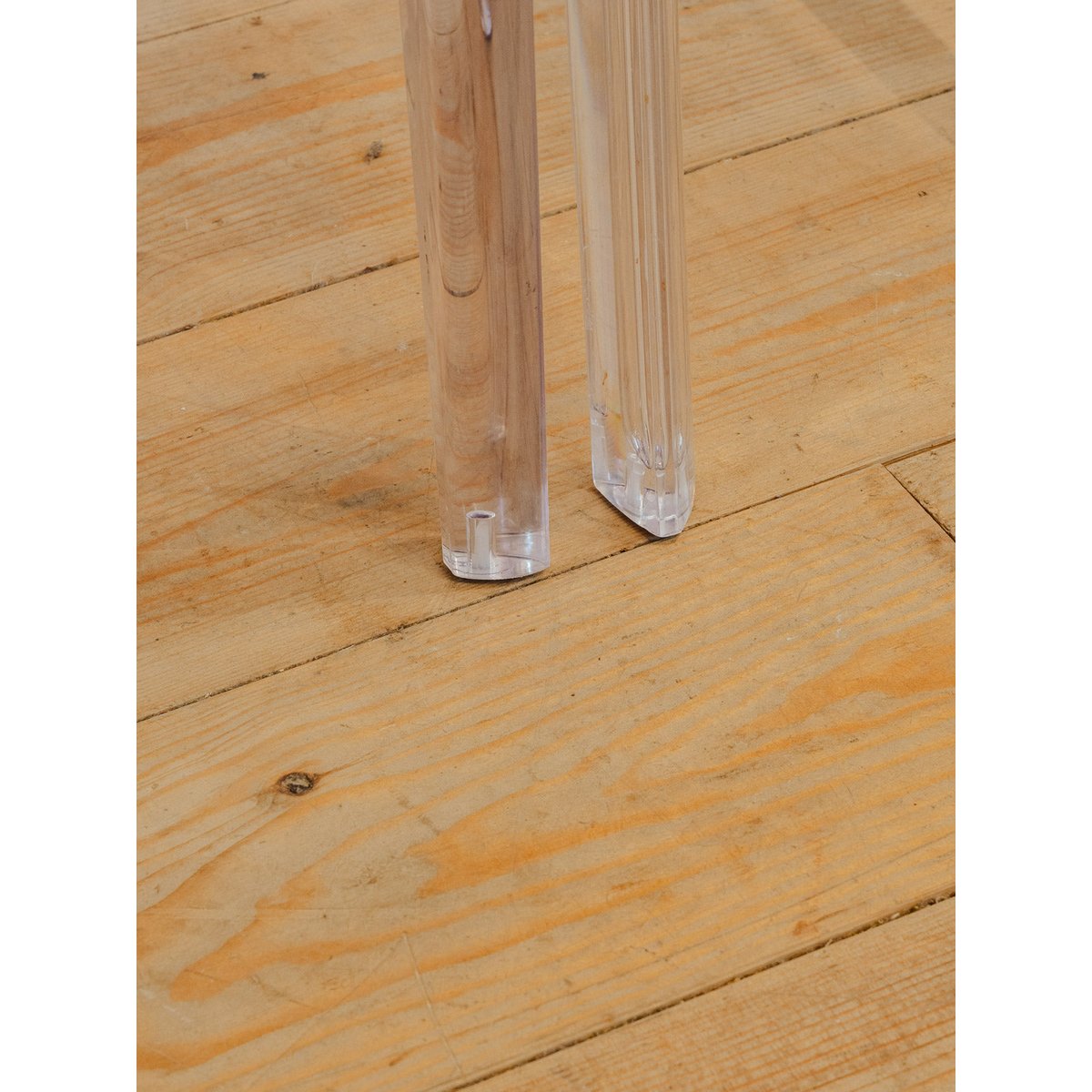 Paire de chaises transparentes Alma N°2148 - Bon état transparent, DEBONGOUT