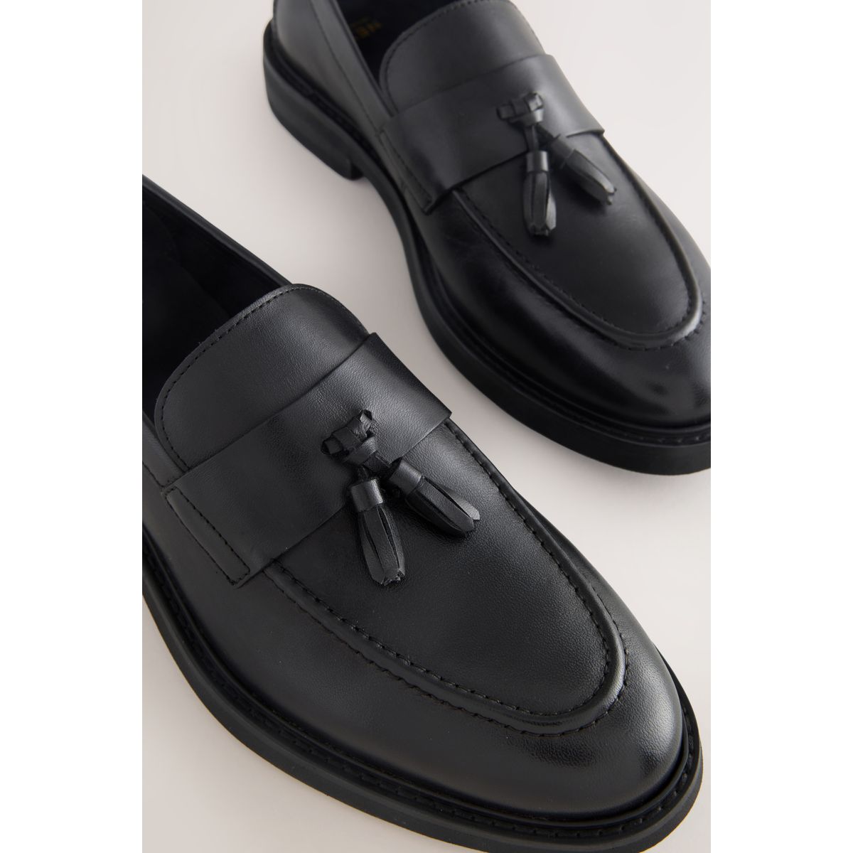 Mocassins à glands en cuir noir, NEXT