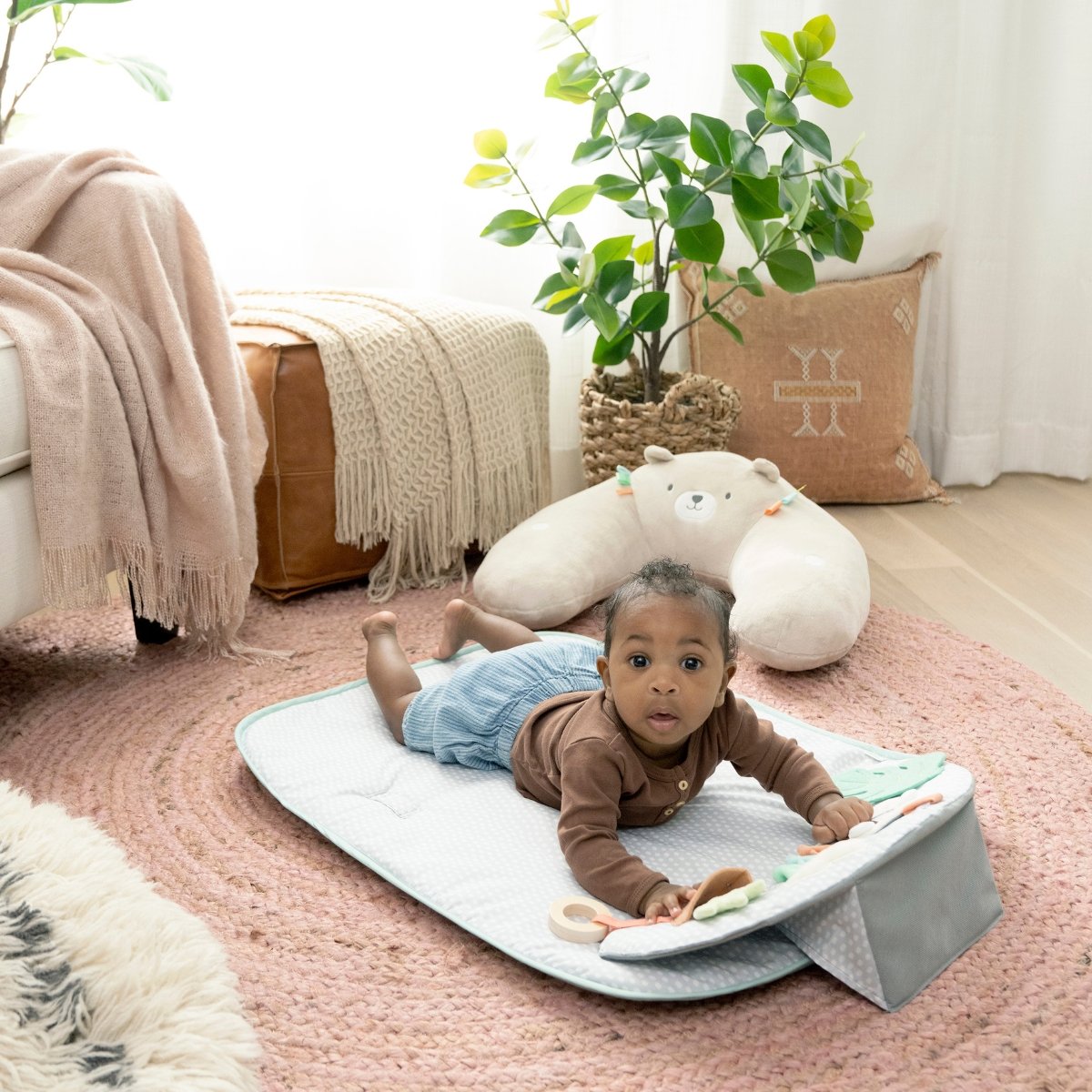 Tapis d’éveil 4 en 1 beige, gris, blanc, INGENUITY